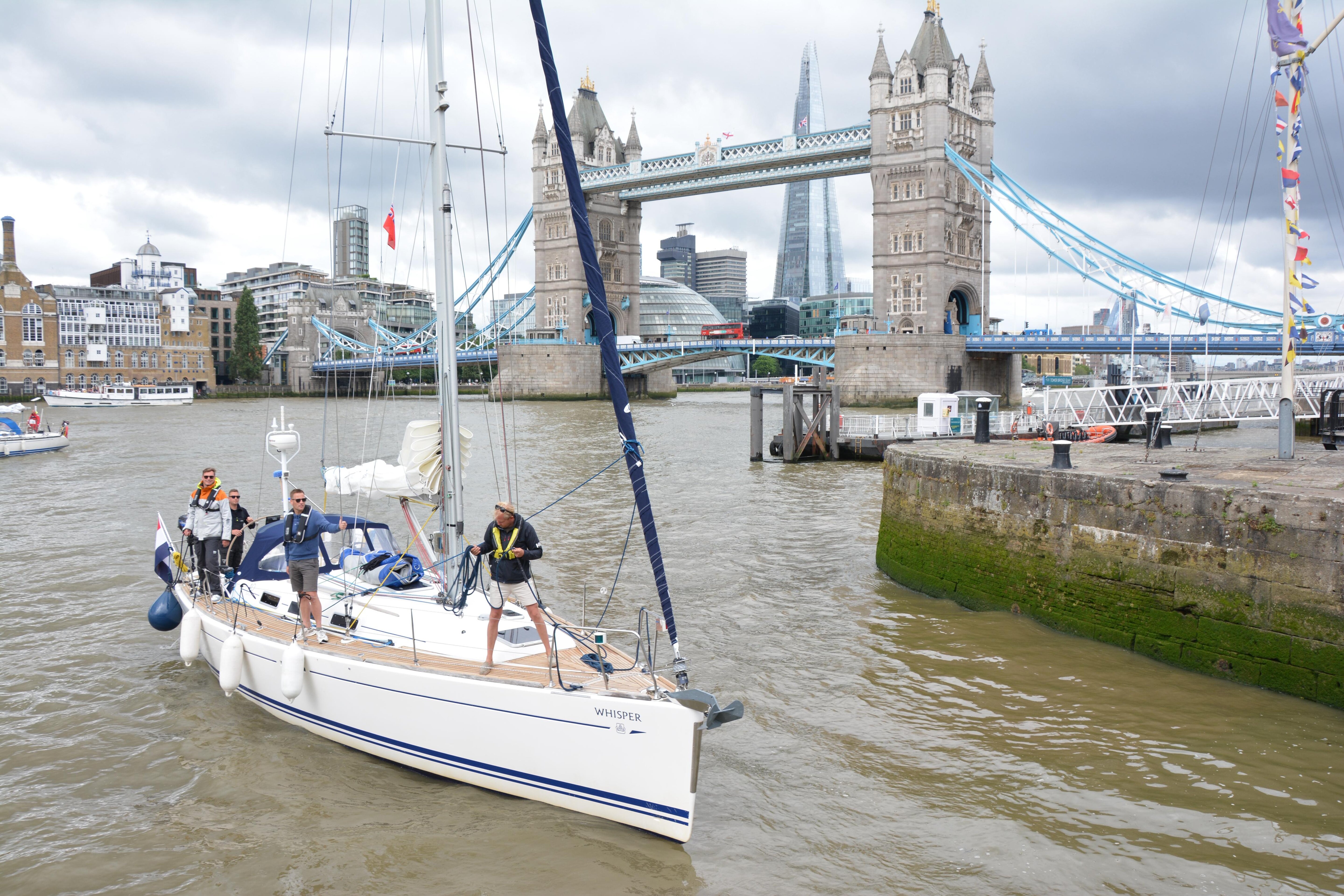 360 VR Virtual Tours of the Dufour 40 Performance