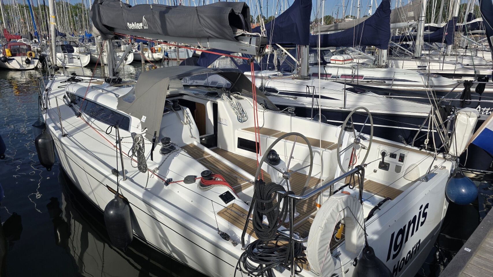 360 VR Virtual Tours of the Dehler 38