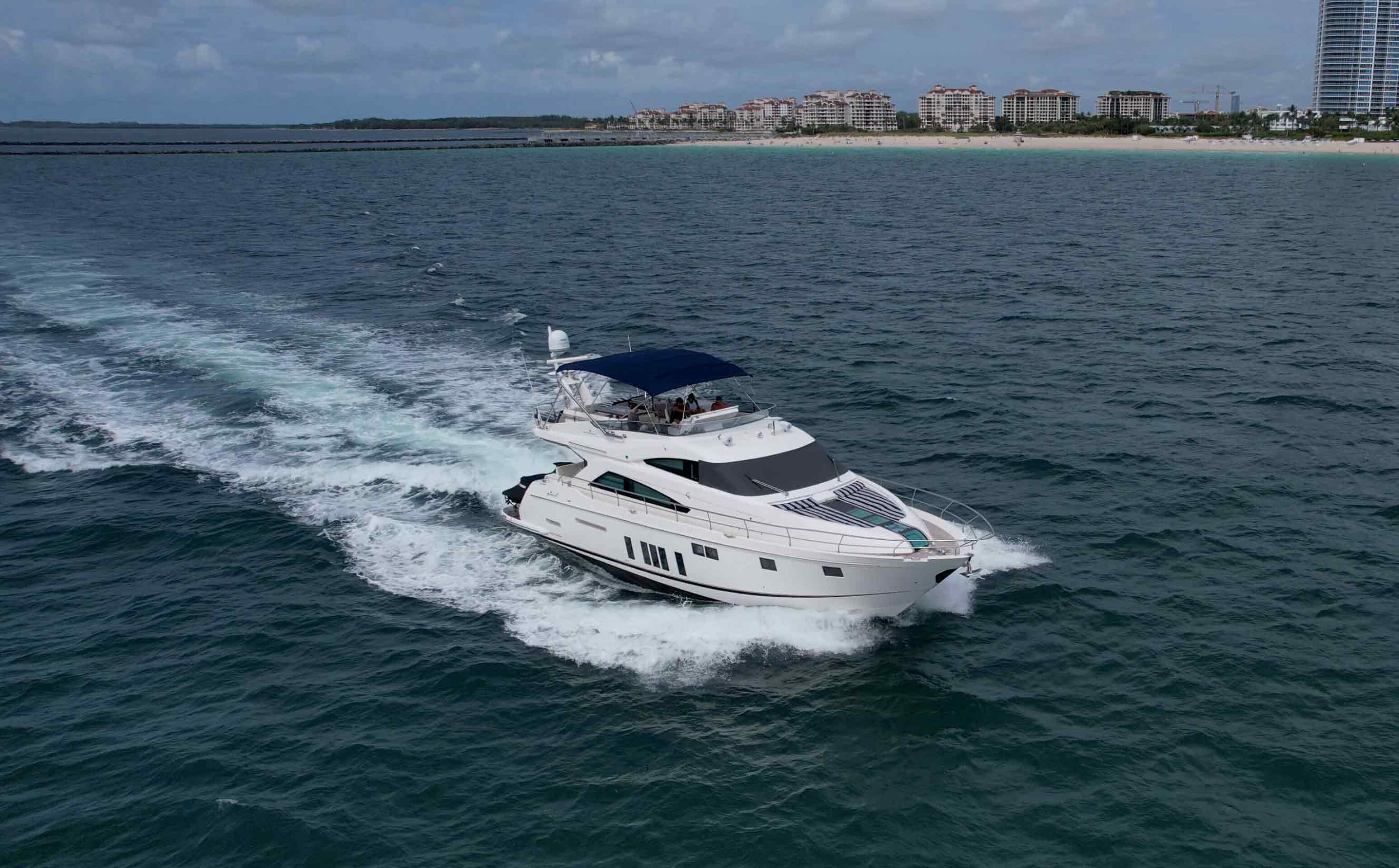 360 VR Virtual Tours of the Fairline 65 Squadron