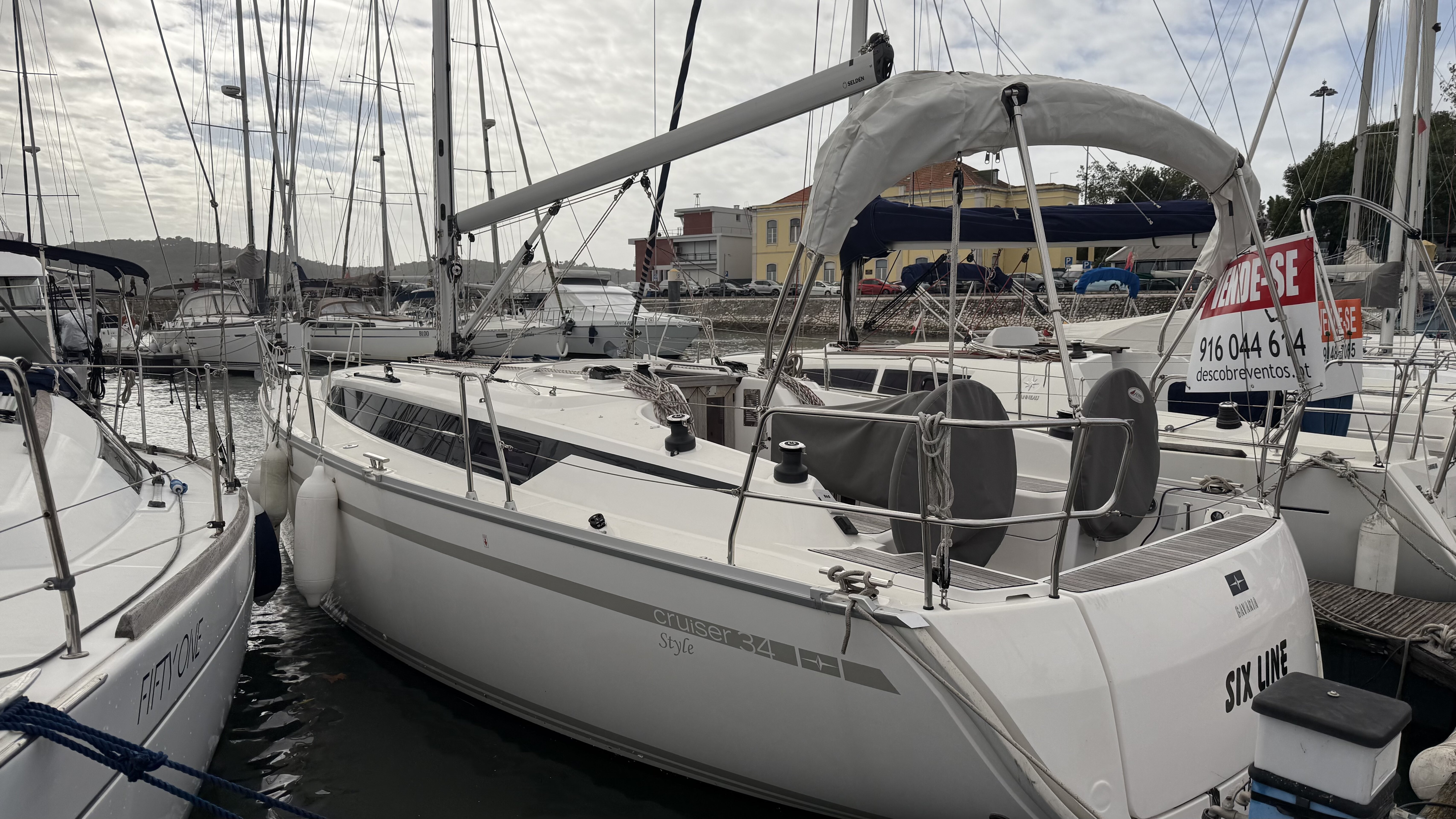 360 VR Virtual Tours of the Bavaria Cruiser 34 SIX LINE