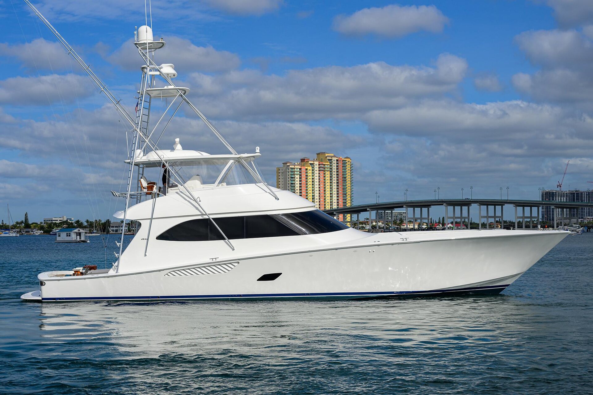 360 VR Virtual Tours of the 2014 Viking 76' Convertible 