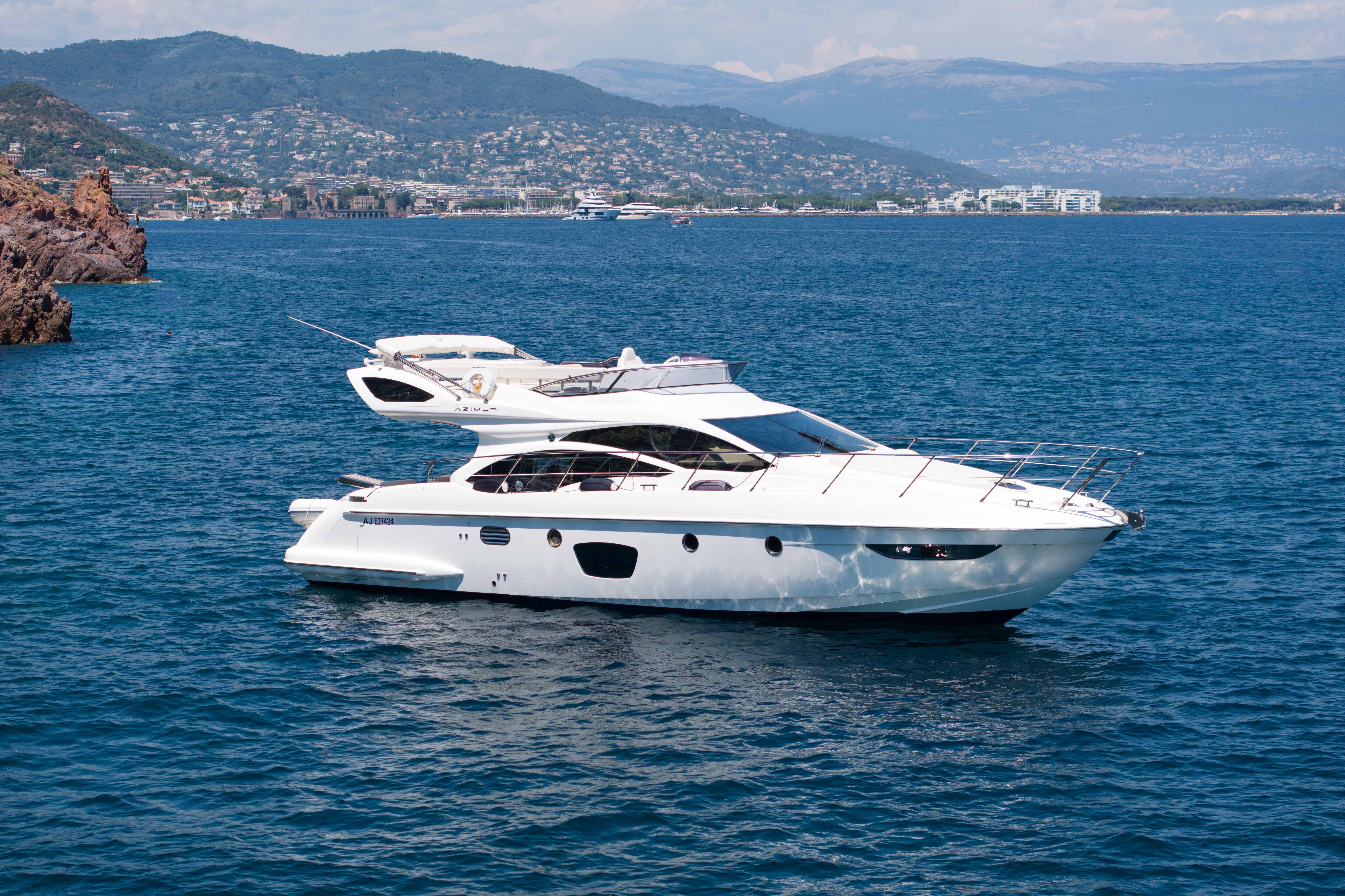360 VR Virtual Tours of the Azimut 47 Fly