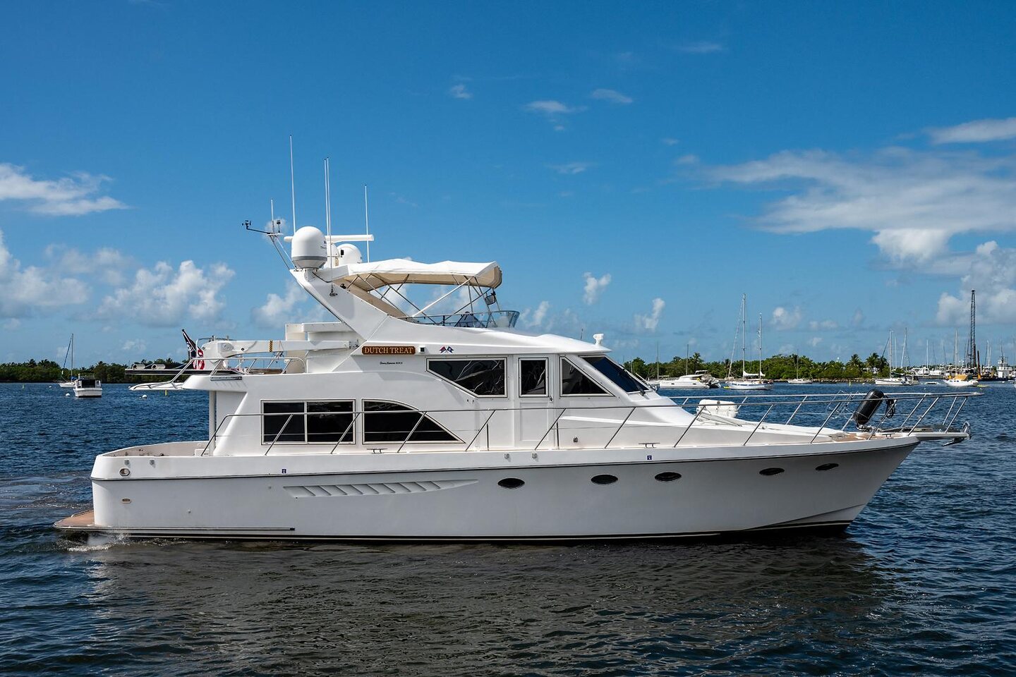 360 VR Virtual Tours of the 1998 Ocean Alexander 522 Pilothouse “DUTCH TREAT”