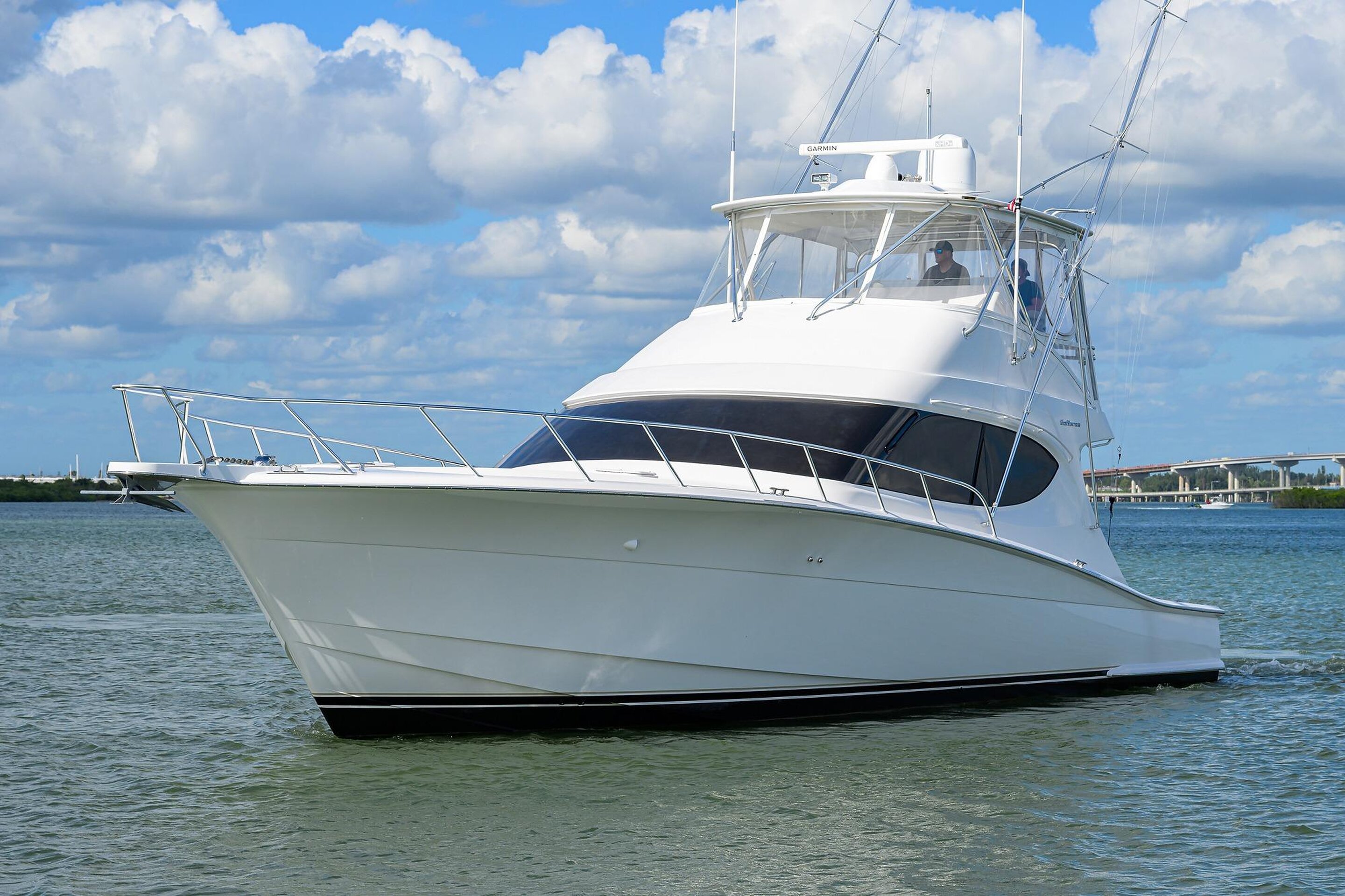 360 VR Virtual Tours of the 2017 Hatteras GT54 
