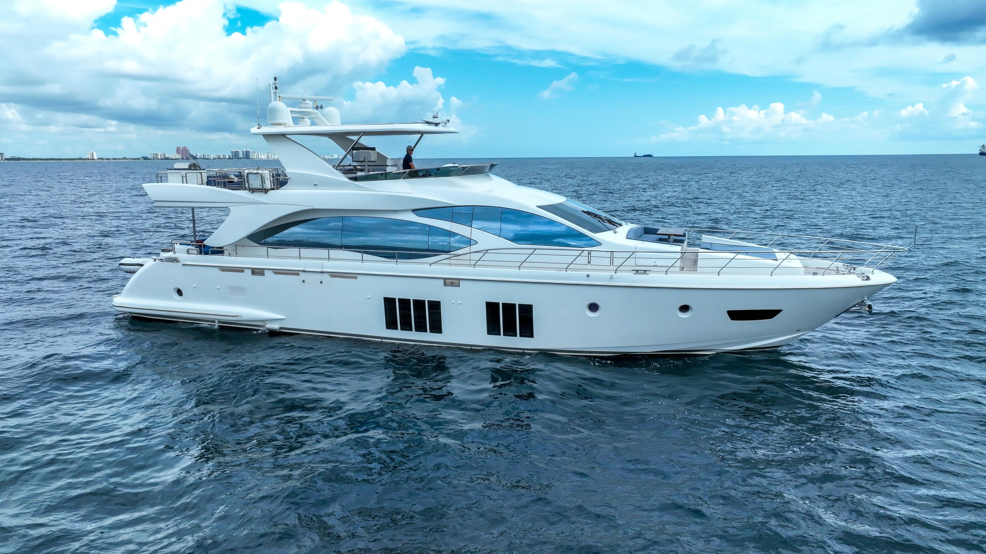 360 VR Virtual Tours of the 2017 Azimut 84' Flybridge 