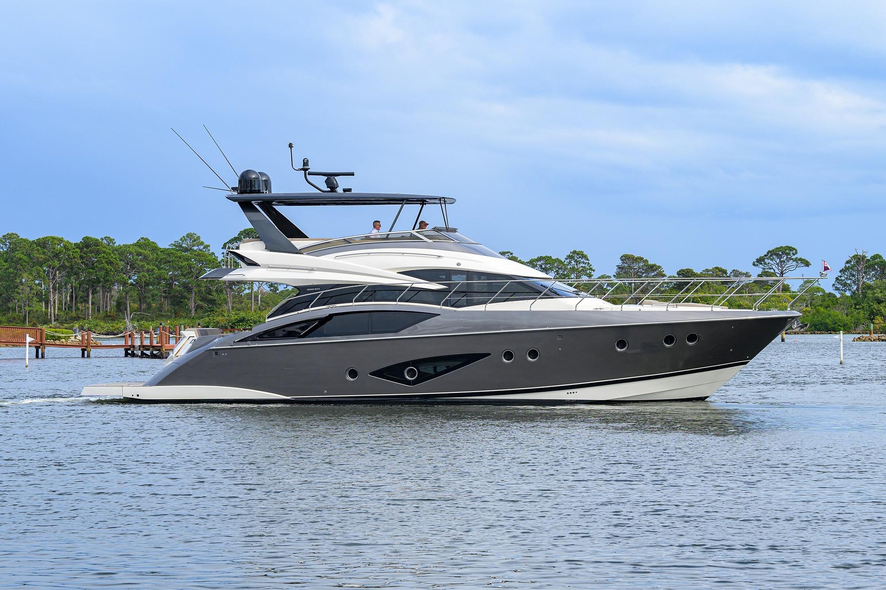 360 VR Virtual Tours of the 2016 Marquis 660 Sport Yacht - 