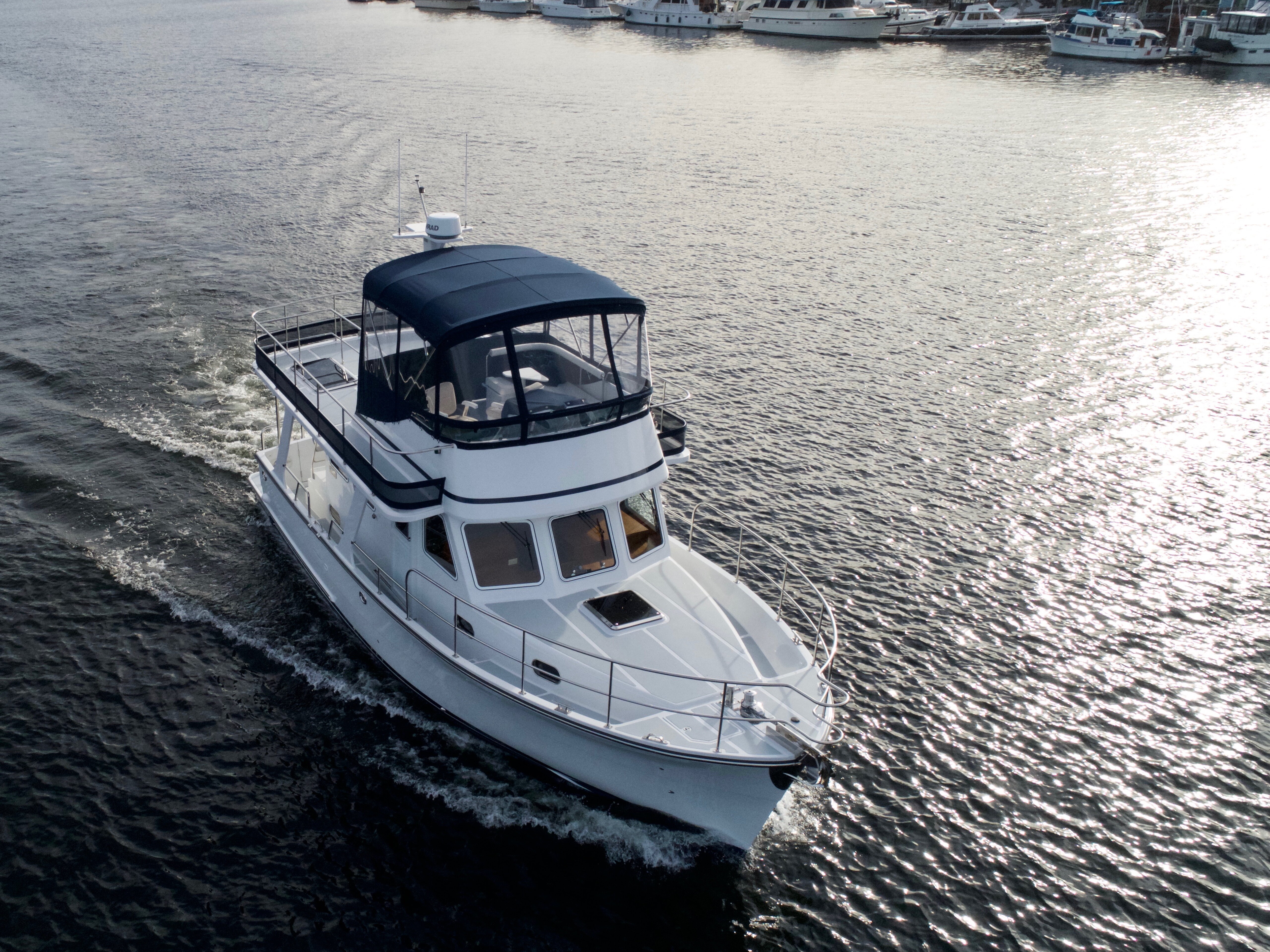 360 VR Virtual Tours of the 2019 Helmsman Trawlers 37 Sedan