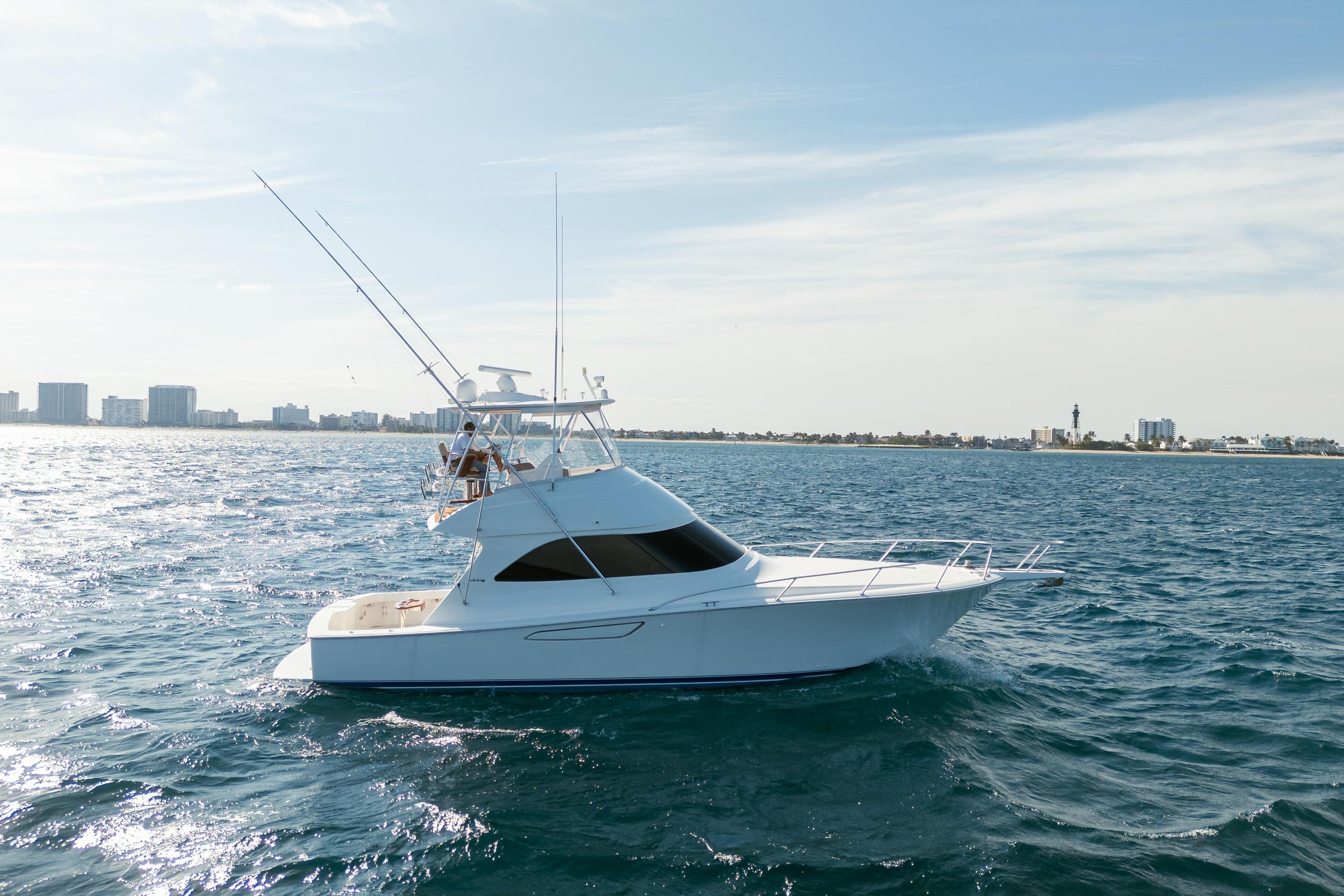 360 VR Virtual Tours of the 2015 Viking 42' Convertible - 