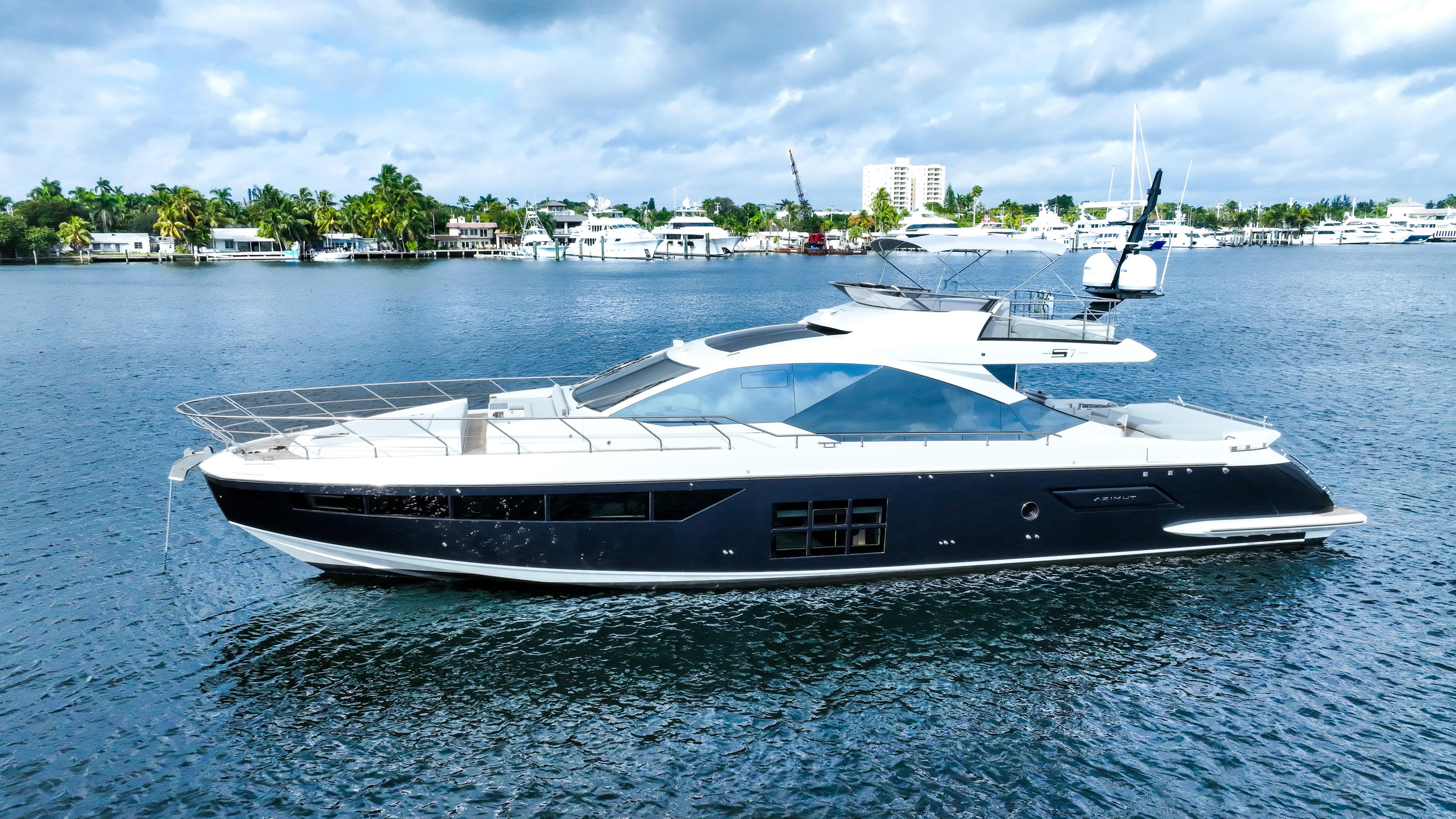 360 VR Virtual Tours of the 2021 Azimut S7 