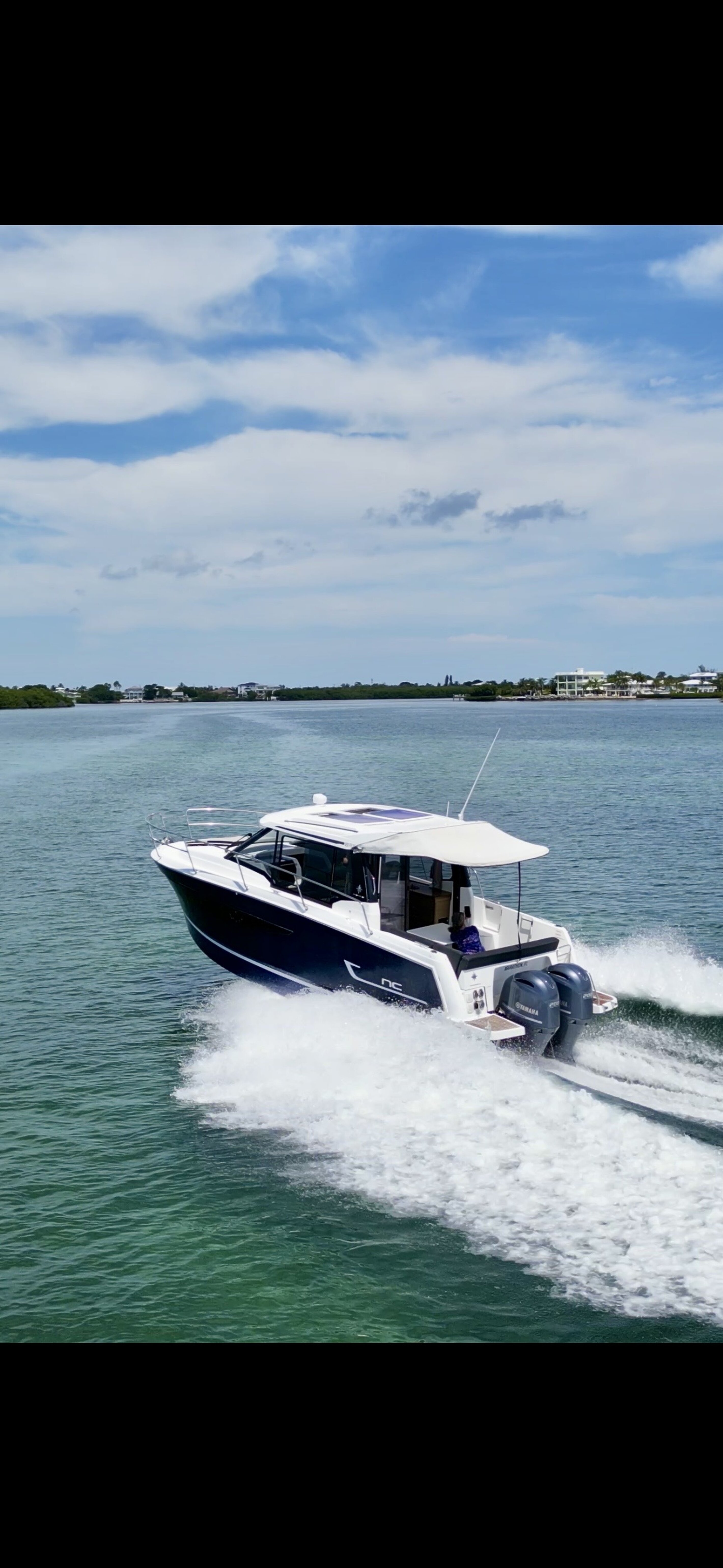 360 VR Virtual Tours of the Jeanneau NC 895
