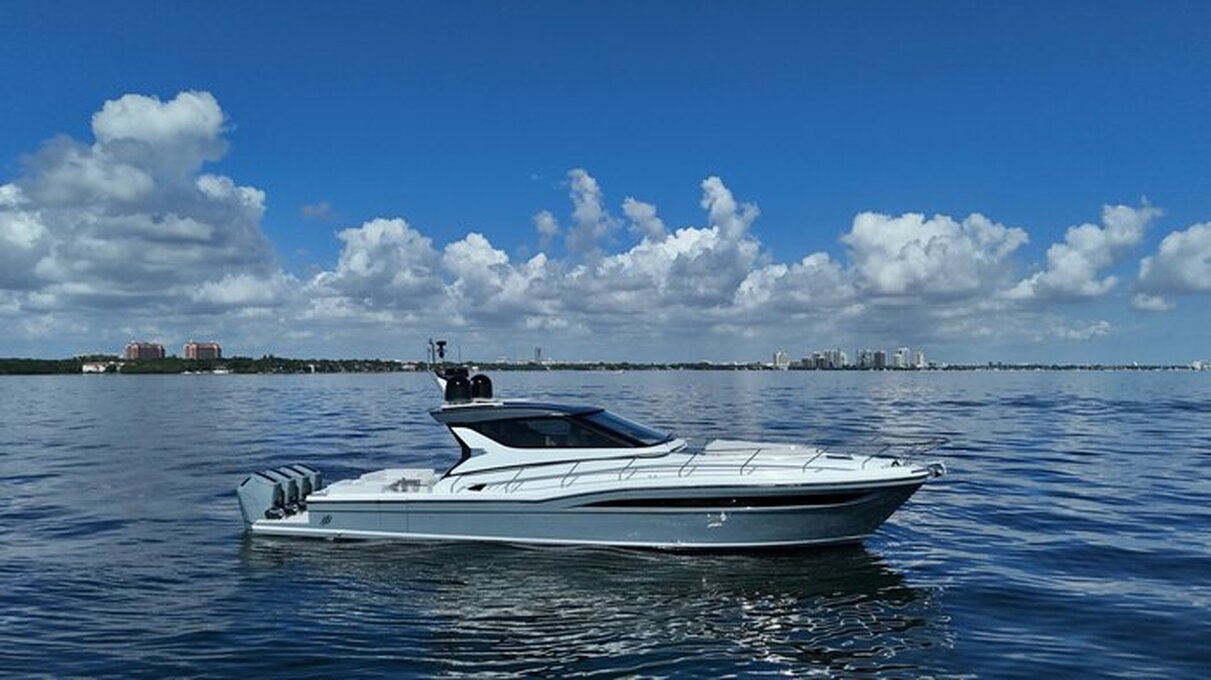 360 VR Virtual Tours of the 2024 Uniesse HTC5P - 
