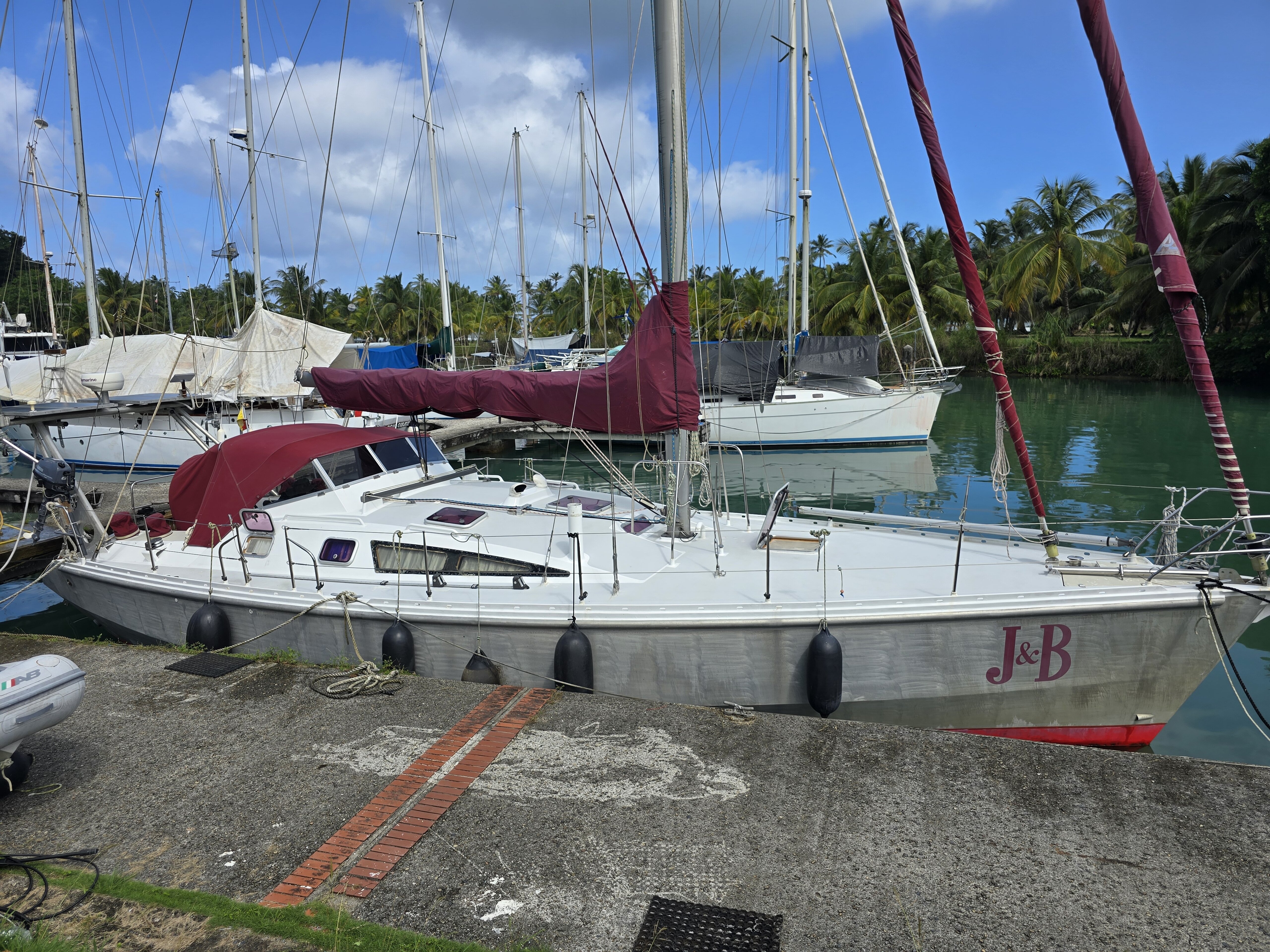 360 VR Virtual Tours of the 2003 Alubat Ovni 435