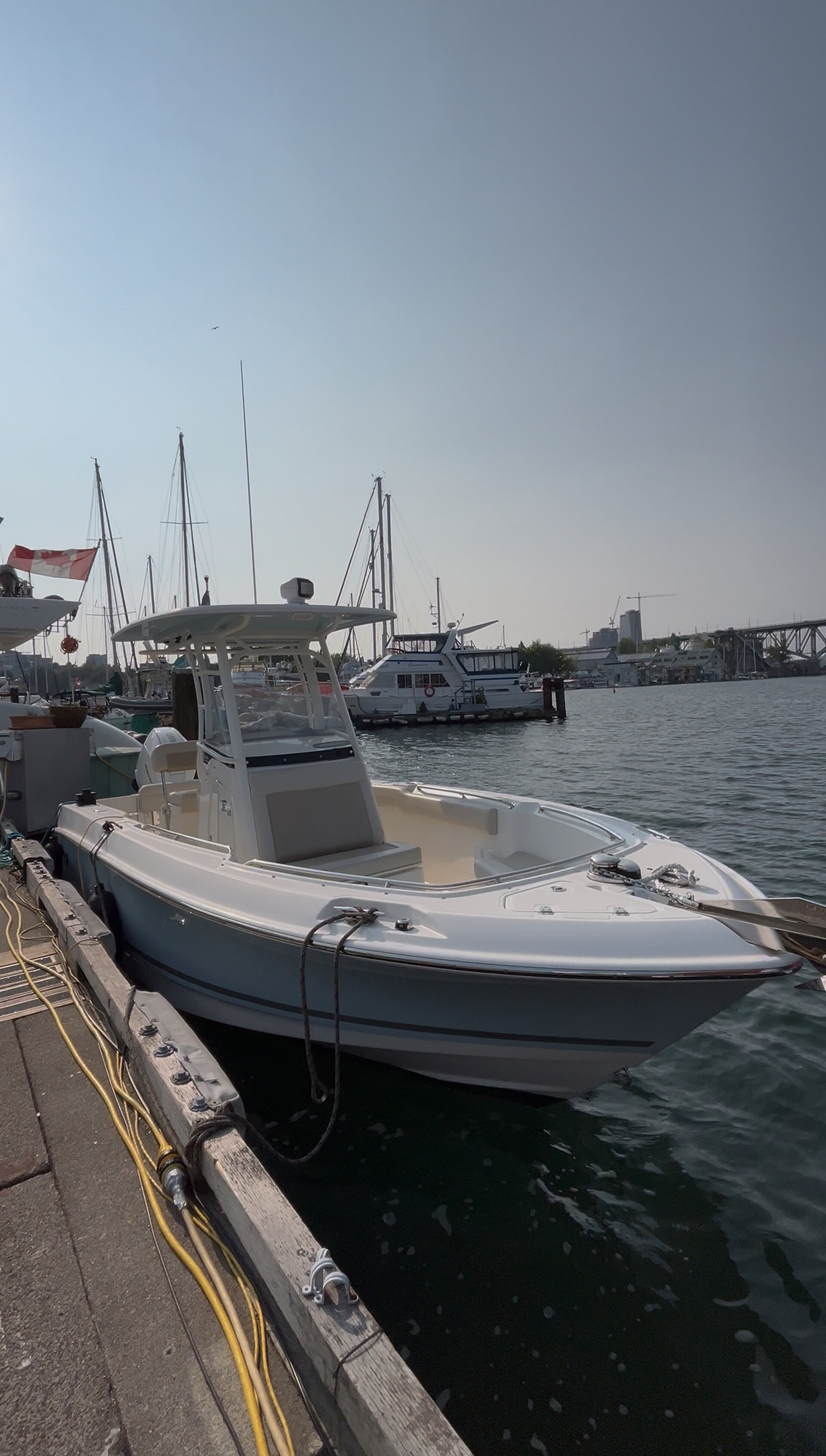 360 VR Virtual Tours of the Boston Whaler 230 Outrage