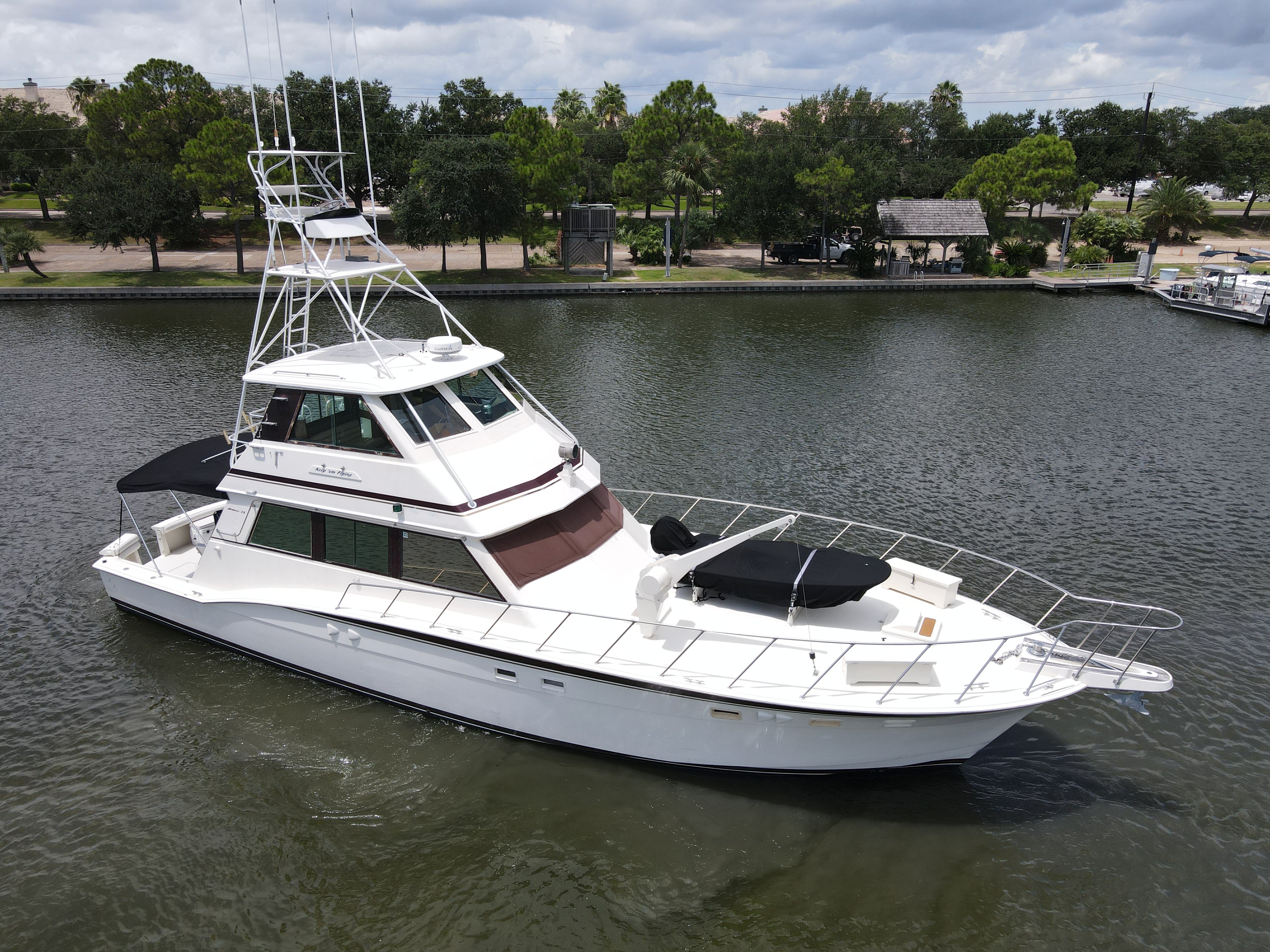 360 VR Virtual Tours of the Hatteras 60 Enclosed Bridge
