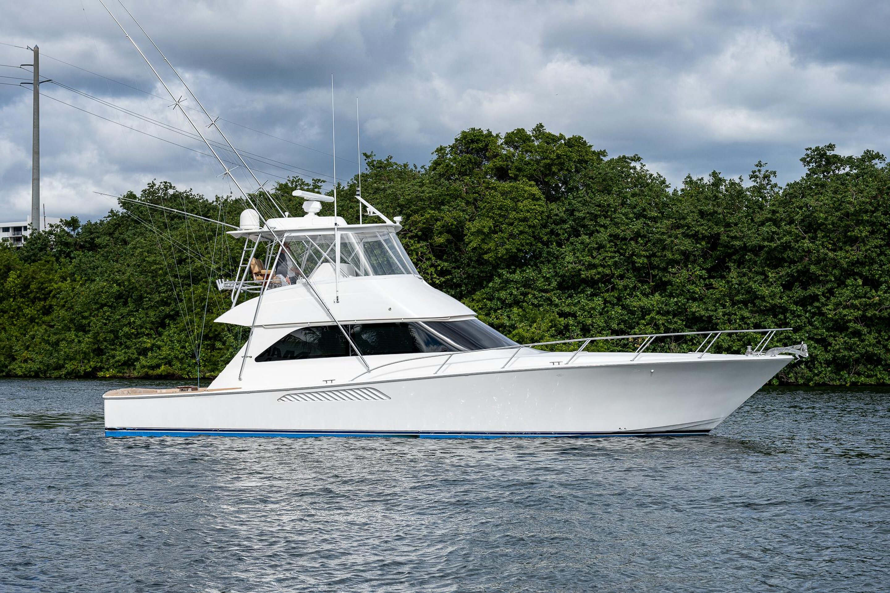 360 VR Virtual Tours of the 2008 Viking 54 Convertible 