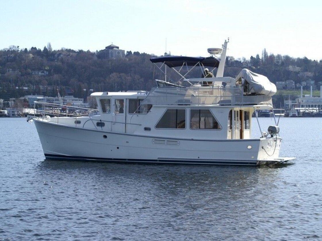 360 VR Virtual Tours of the 2007 Helmsman Trawlers 38 Pilothouse