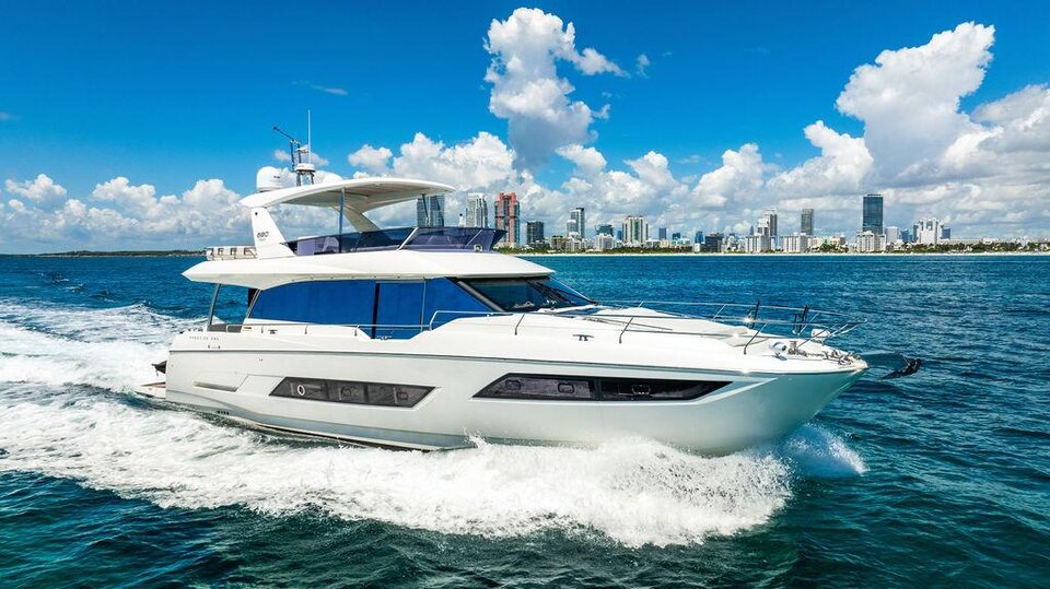 360 VR Virtual Tours of the 2017 Prestige 680 Flybridge 