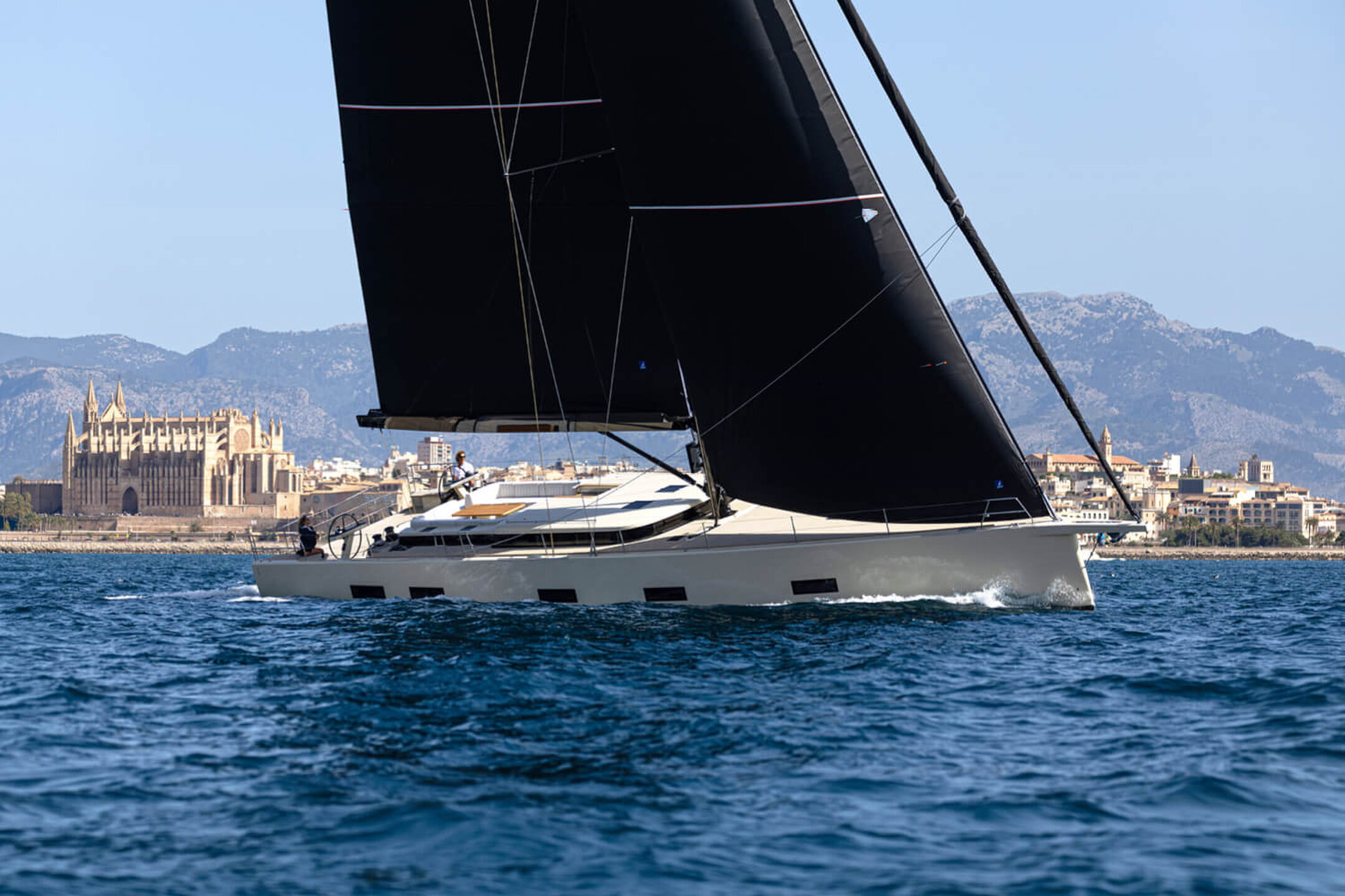 360 VR Virtual Tours of the YYachts Y7