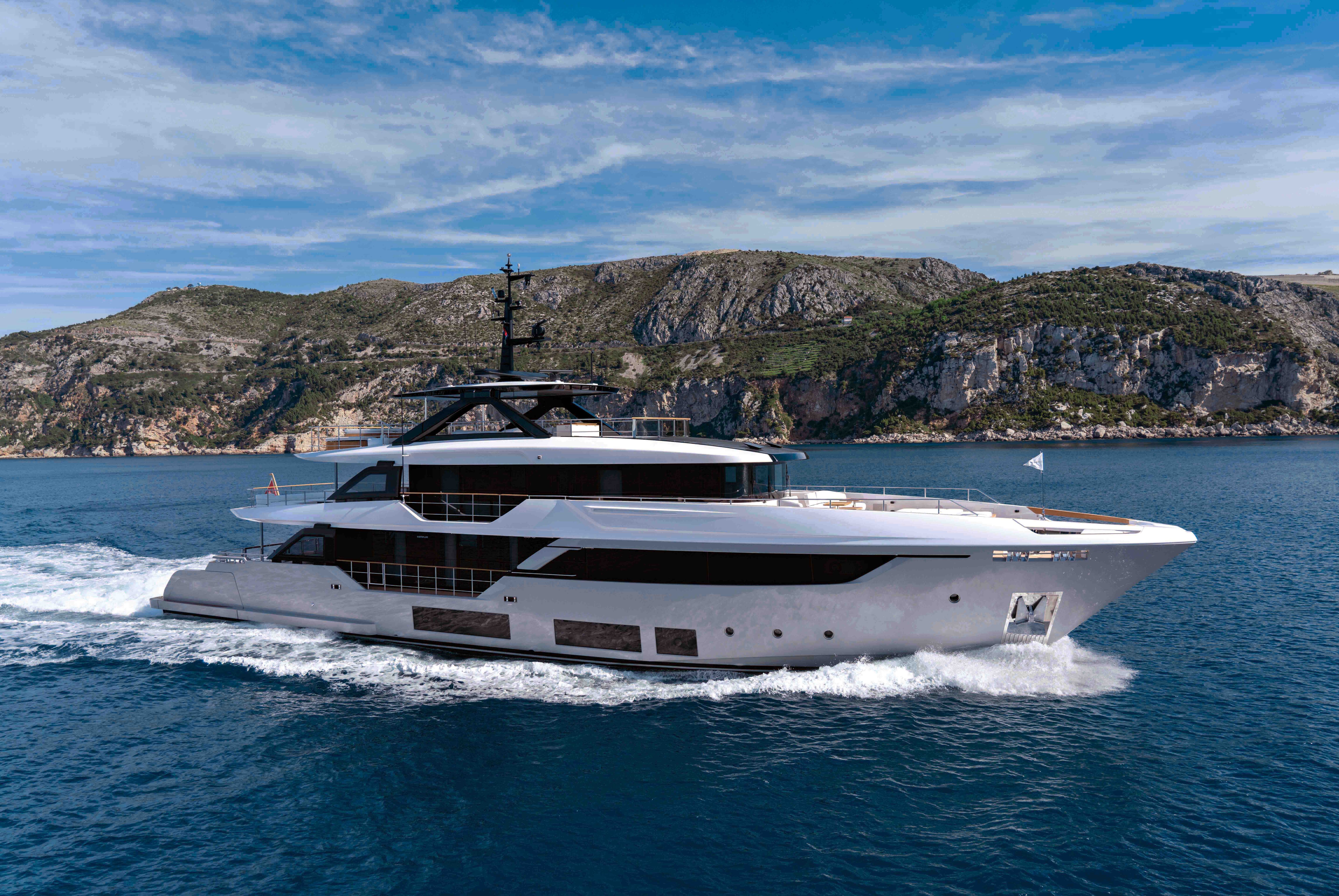 360 VR Virtual Tours of the Custom Line Navetta 38