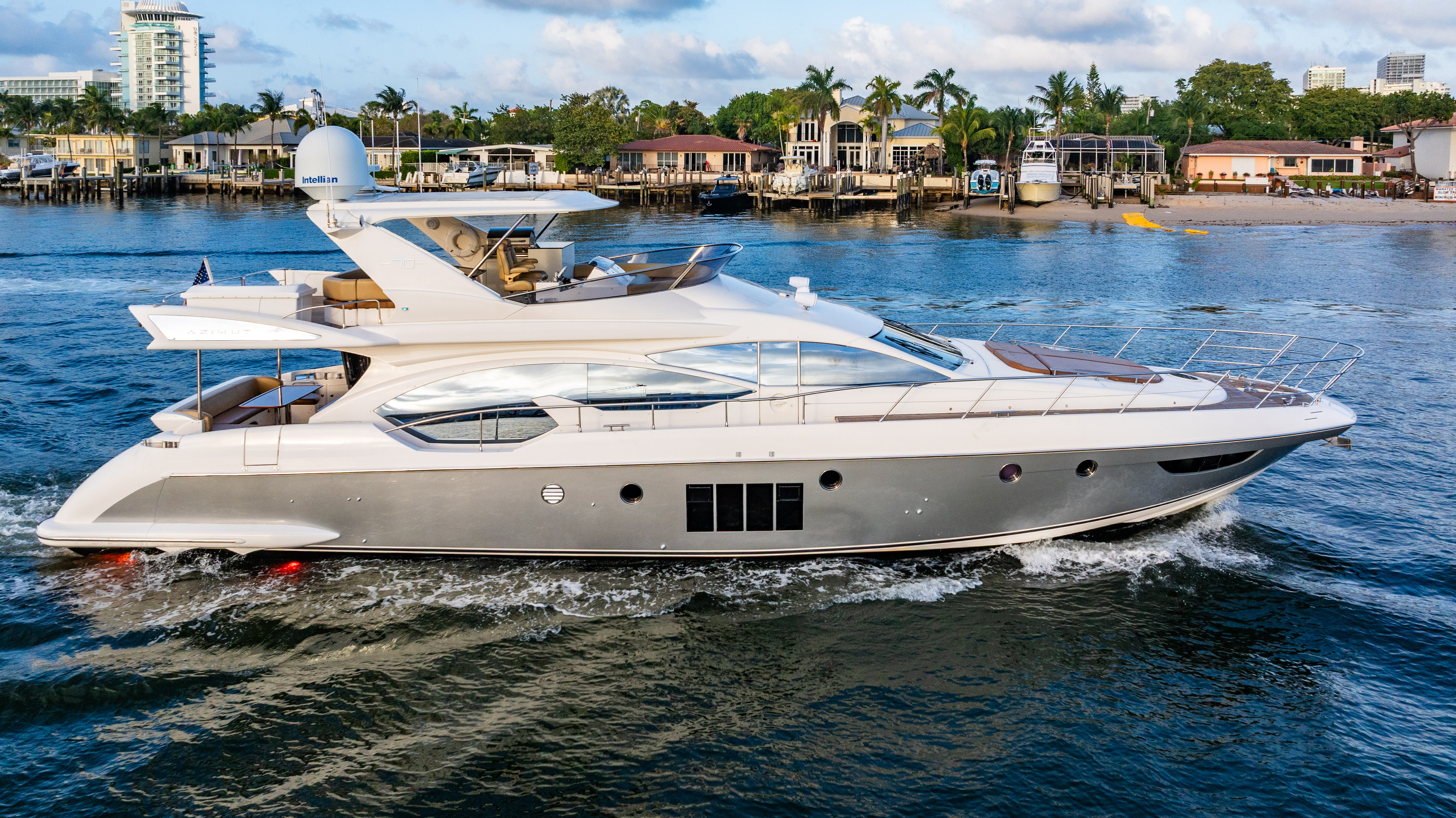 360 VR Virtual Tours of the 2019 Azimut 70' 