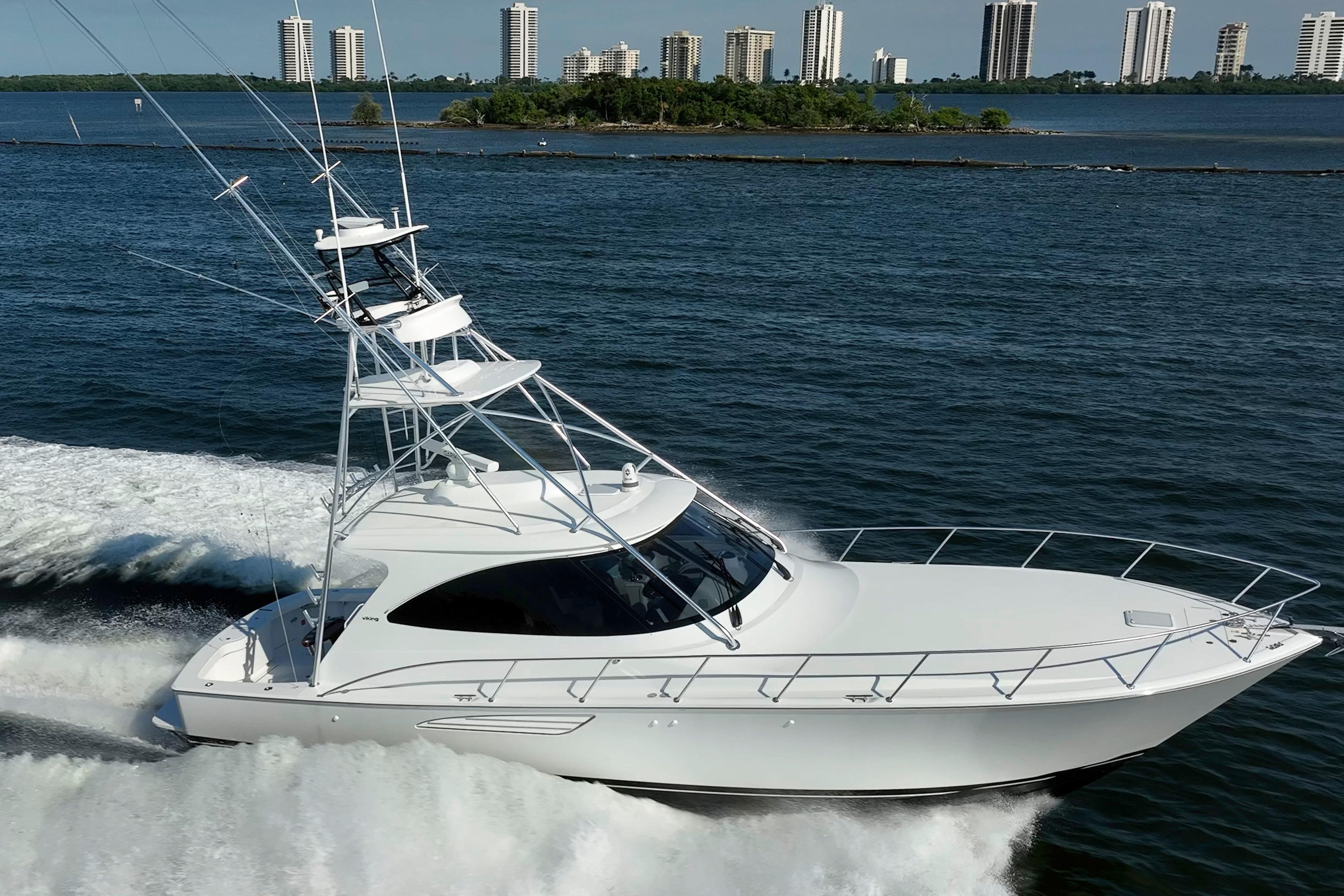 360 VR Virtual Tours of the 2023 Viking 48' Sport Tower - 