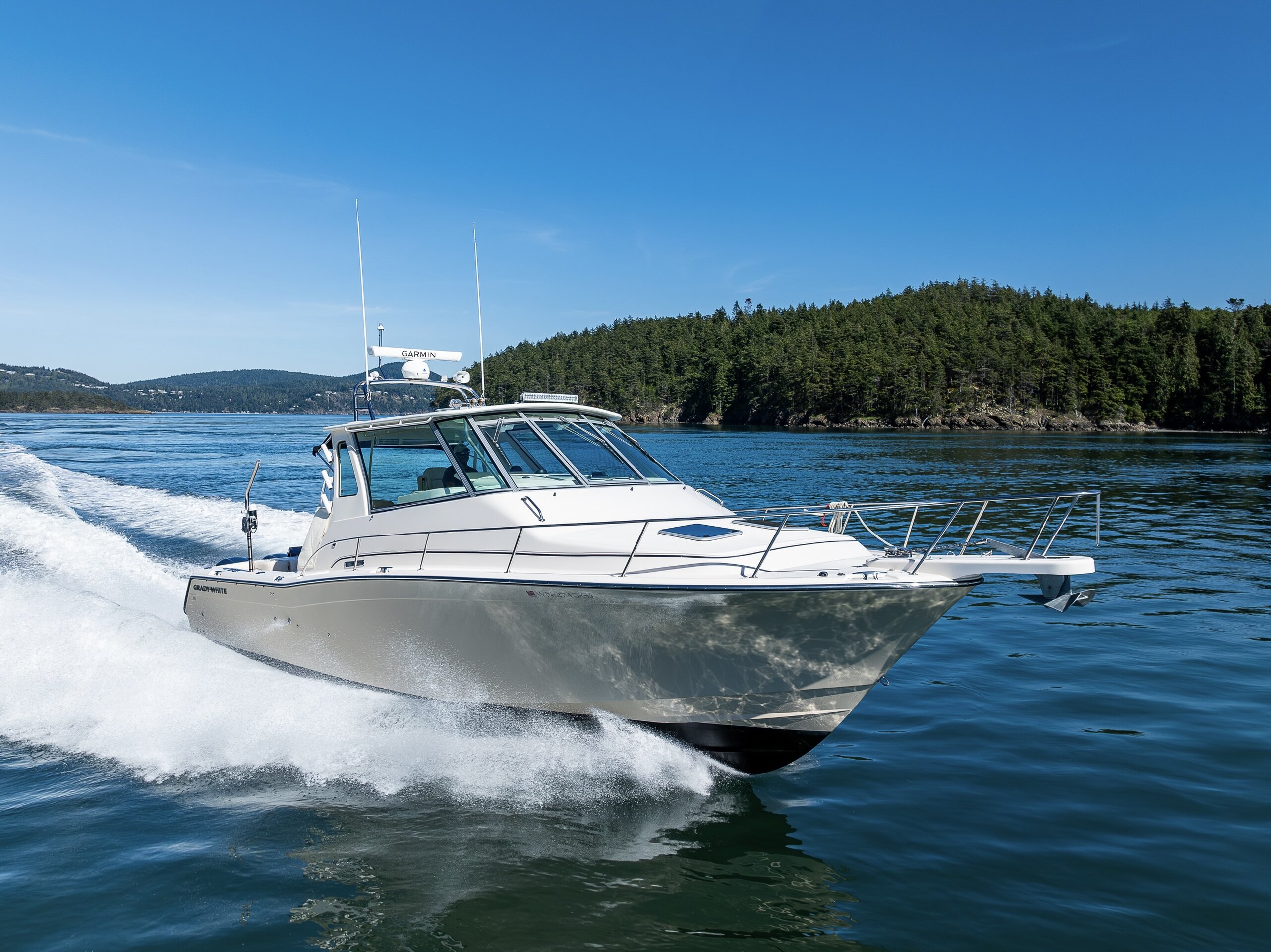 360 VR Virtual Tours of the 2016 Grady-White Express 370