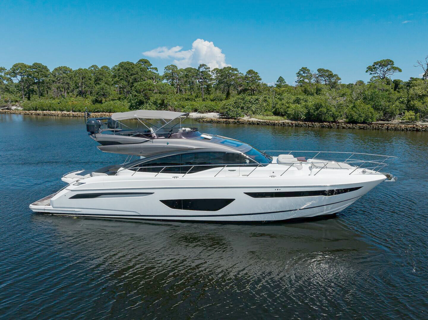 360 VR Virtual Tours of the 2018 Princess S65 Motor Yacht 