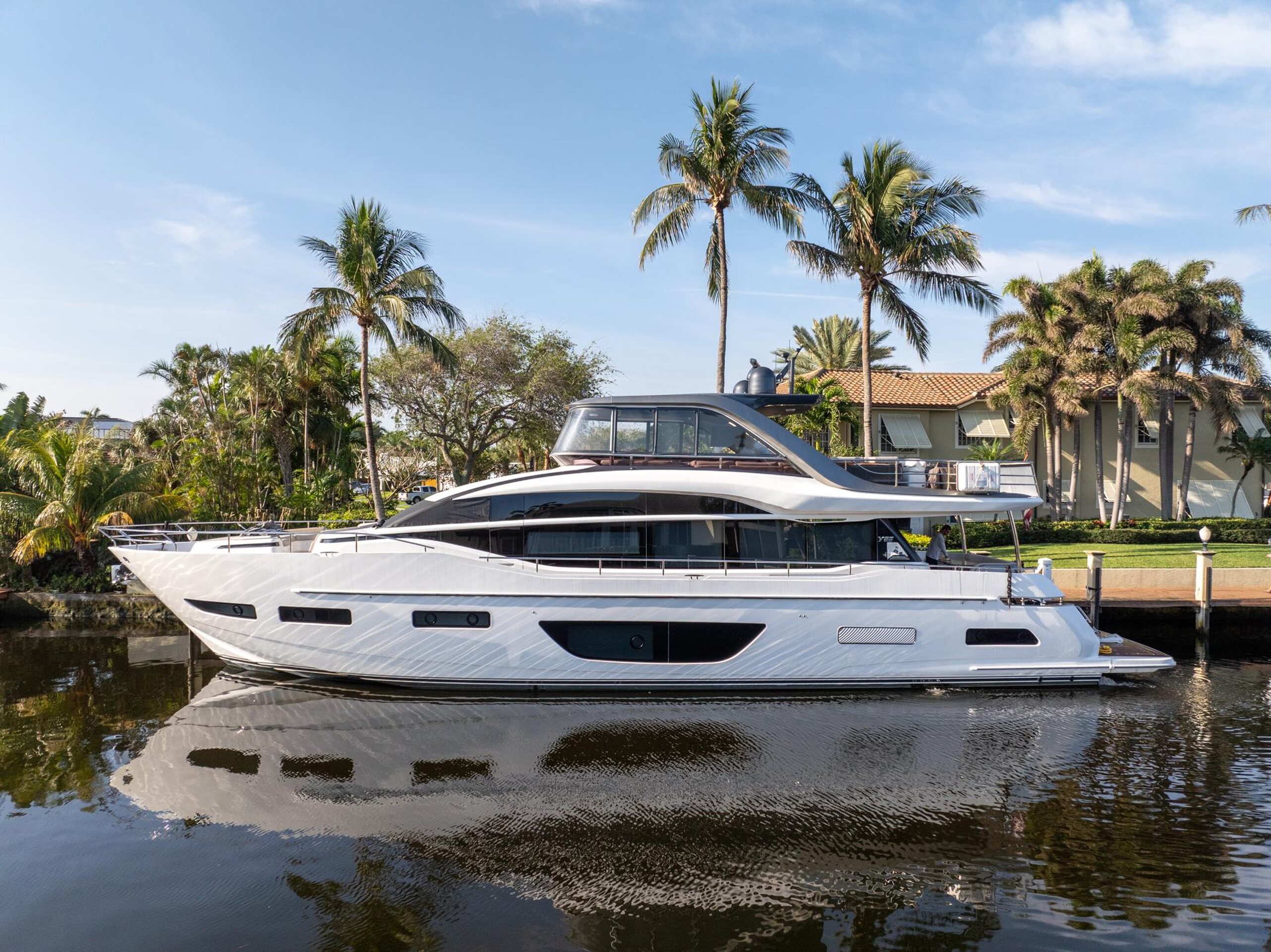 360 VR Virtual Tours of the 2019 Princess 85 Motor Yacht 