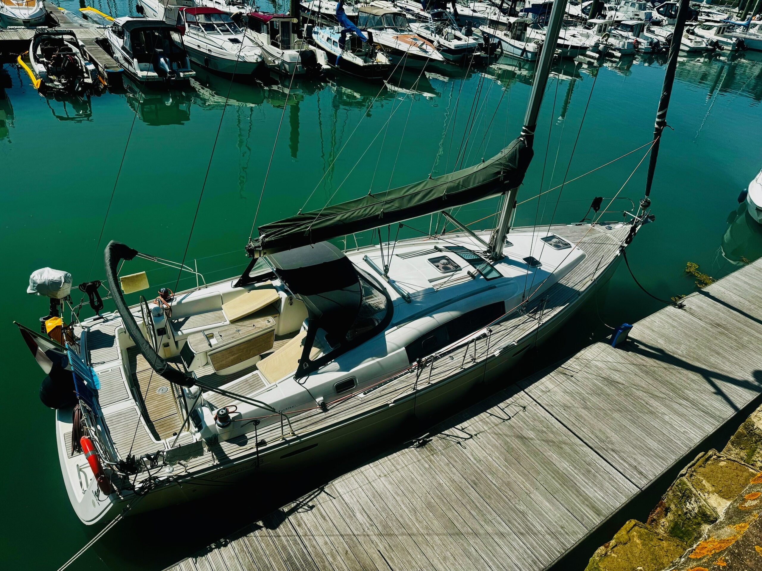 360 VR Virtual Tours of the Beneteau Oceanis 43