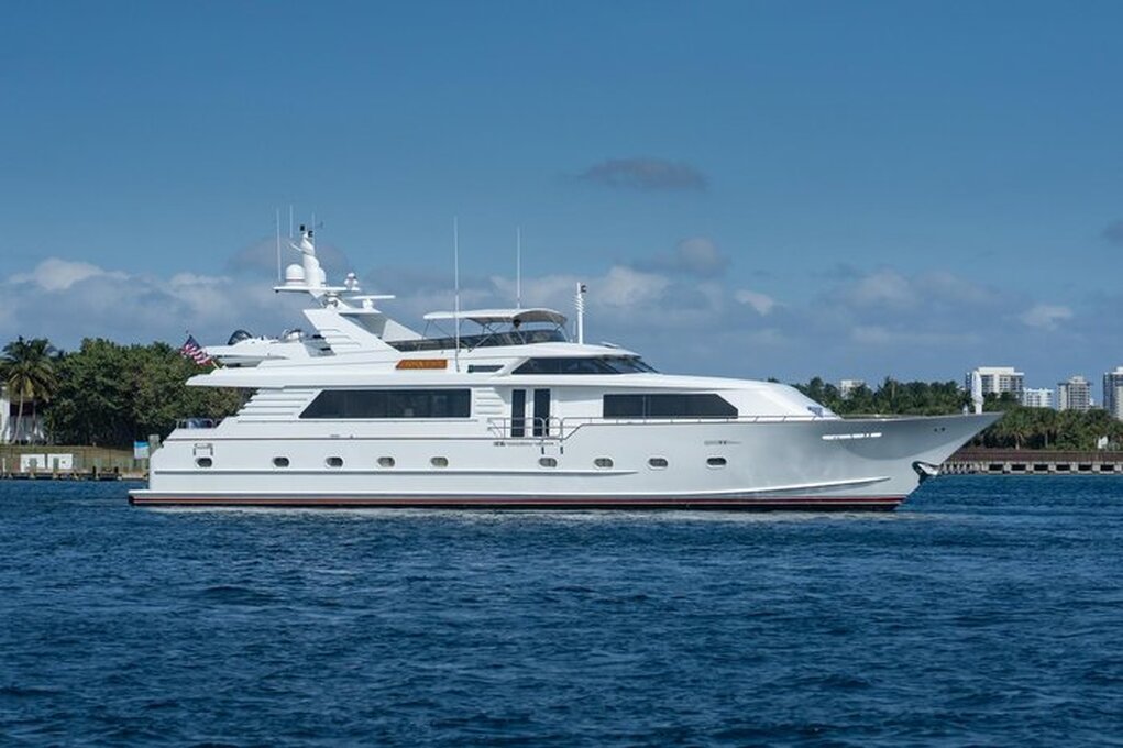 360 VR Virtual Tours of the 1996 Broward 96' Raised Pilothouse MY 