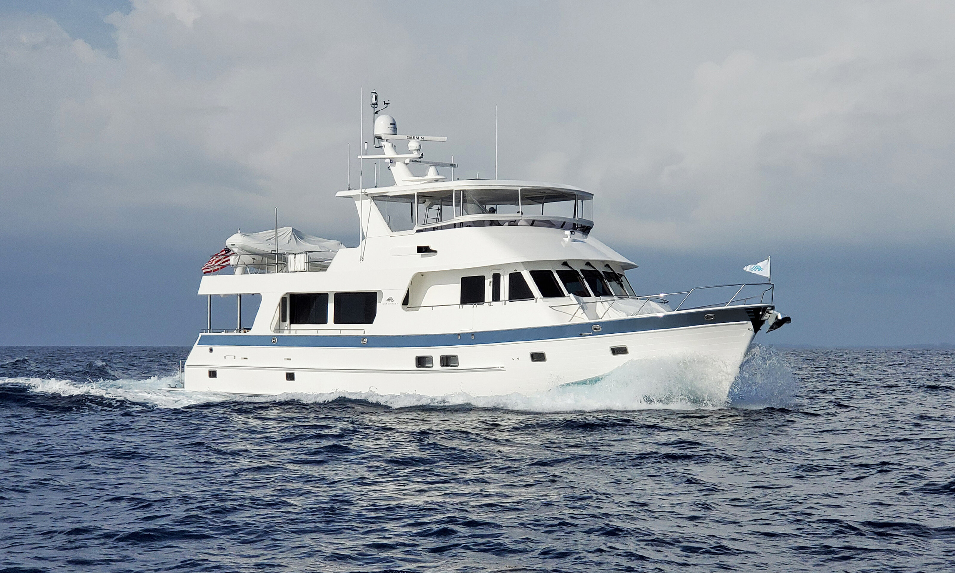 360 VR Virtual Tours of the Outer Reef 720 Motoryacht “SUERTUDO”
