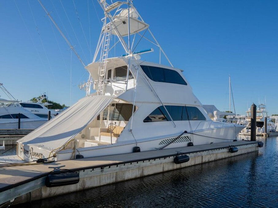 360 VR Virtual Tours of the 2005 Viking 74' Enclosed Bridge 