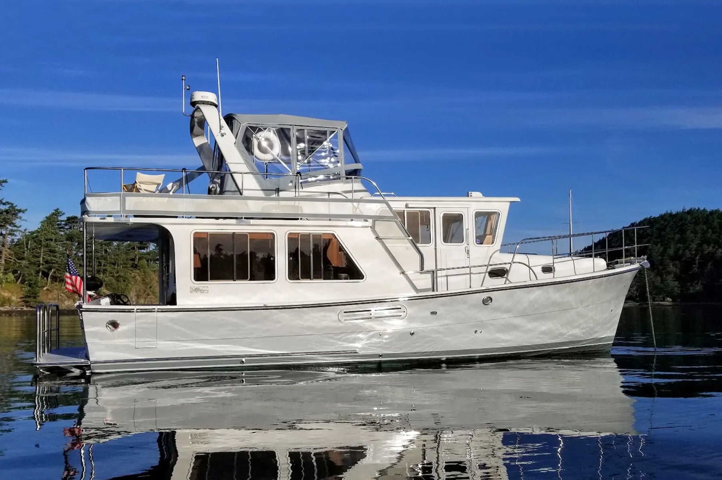 360 VR Virtual Tours of the 2020 Helmsman Trawlers 38E Pilothouse