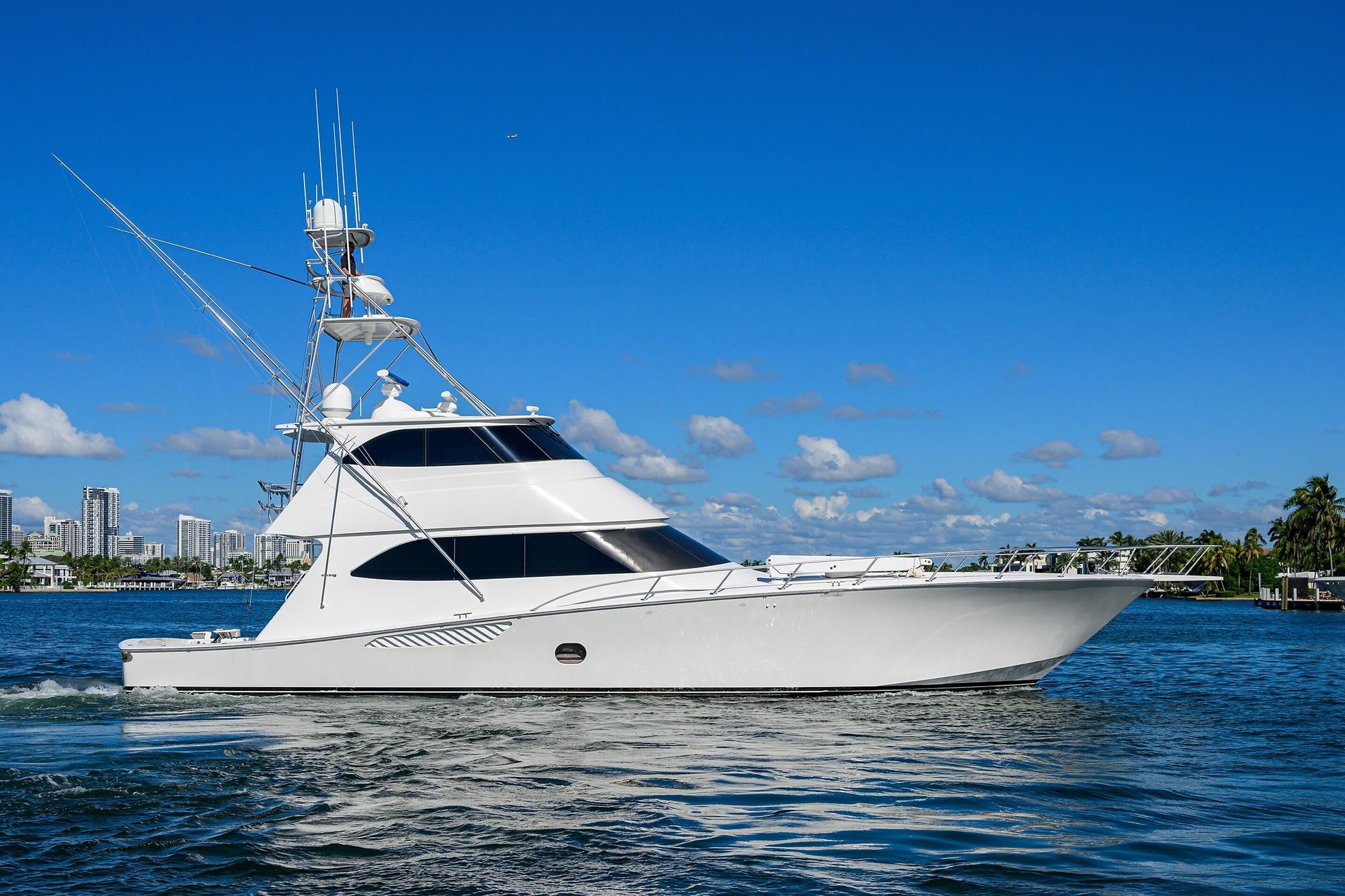 360 VR Virtual Tours of the 2014 Viking 76' Convertible - 