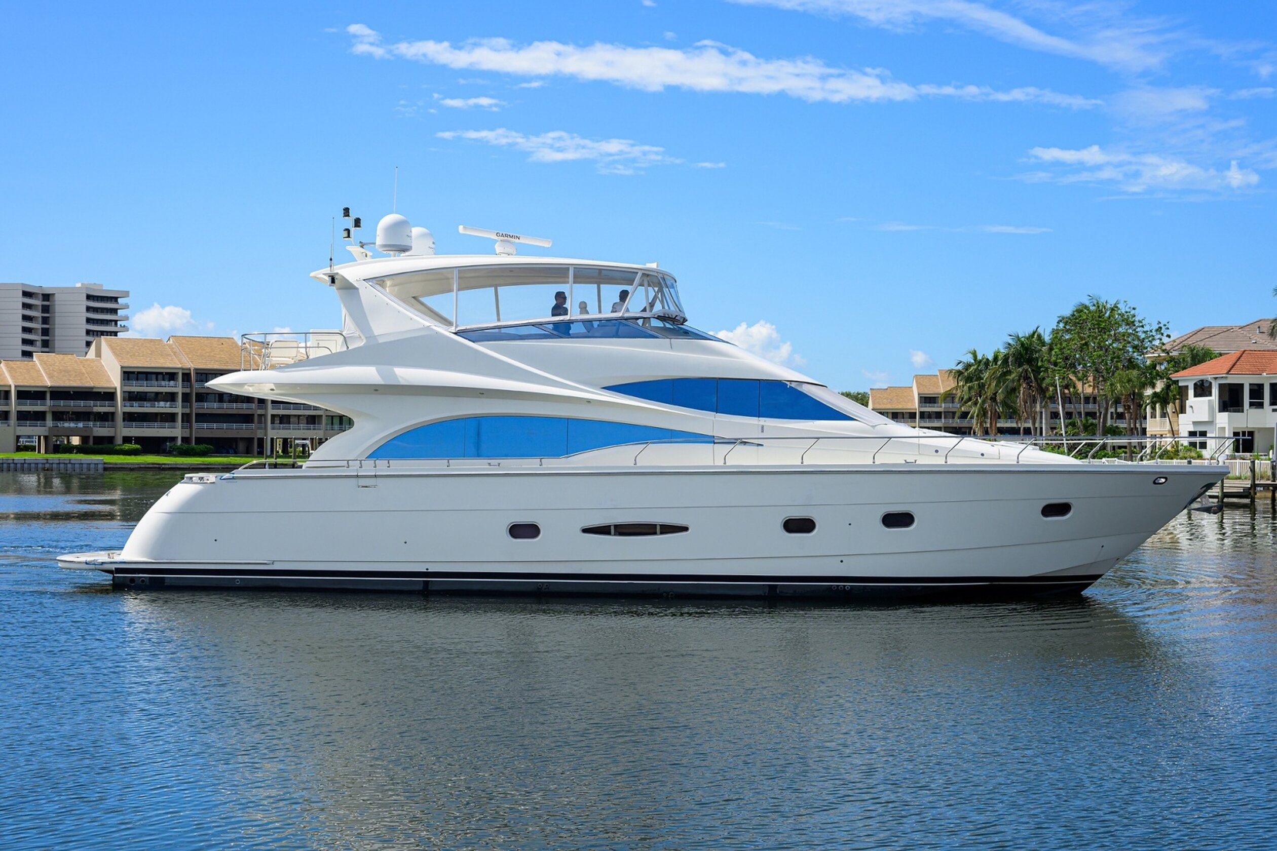 360 VR Virtual Tours of the 2005 Marquis 65' Motor Yacht 