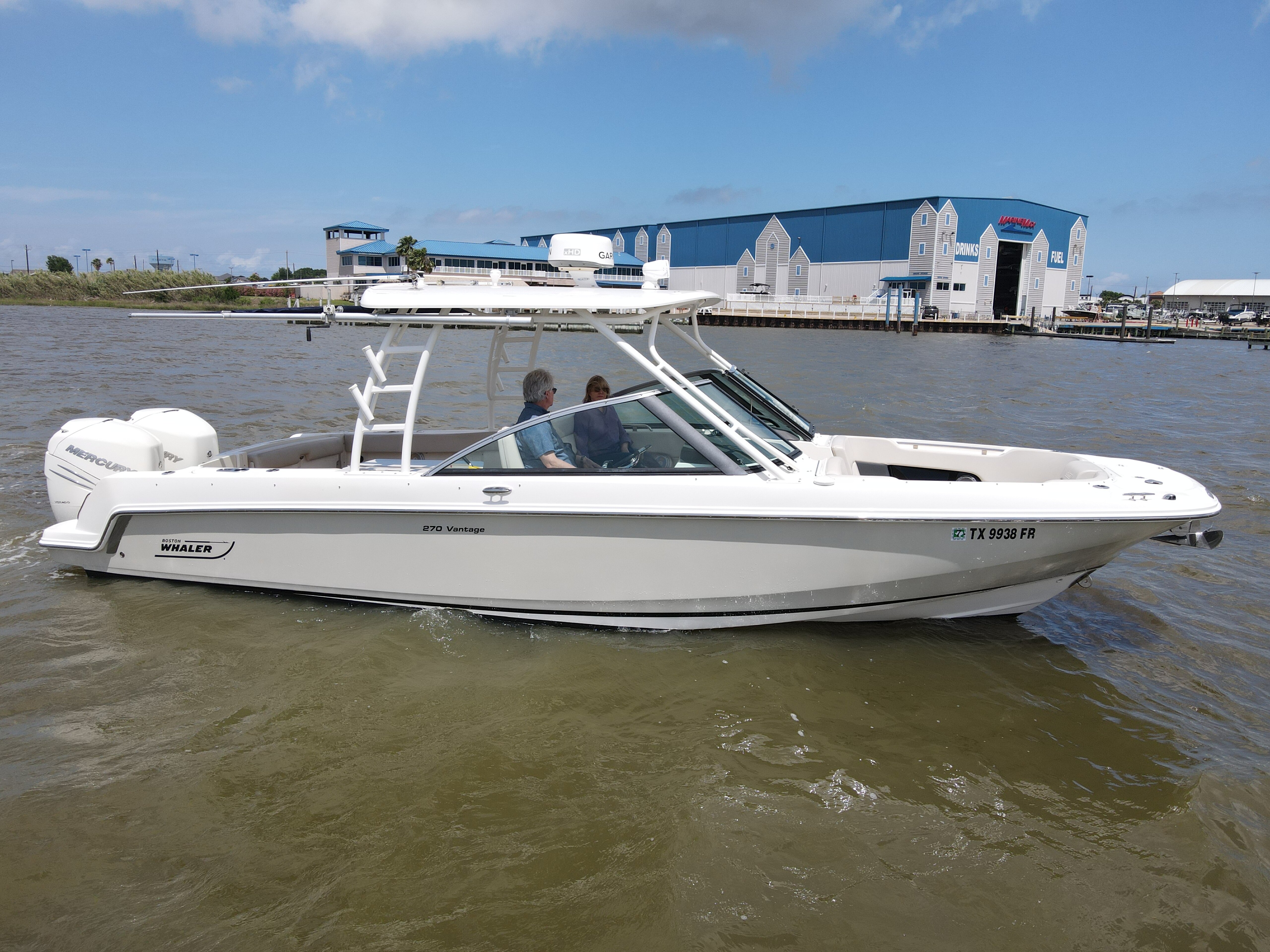 360 VR Virtual Tours of the Boston Whaler 270 Vantage