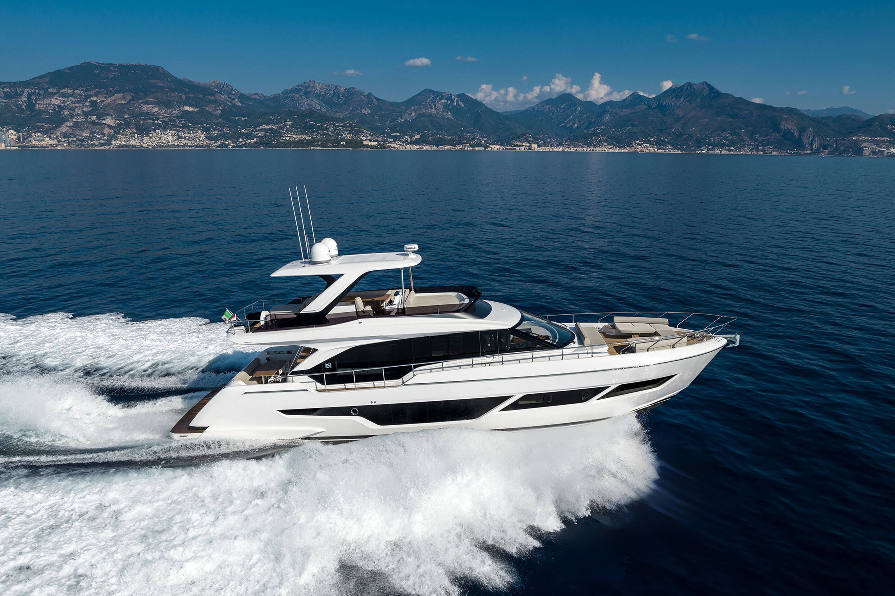 360 VR Virtual Tours of the Ferretti Yachts 670