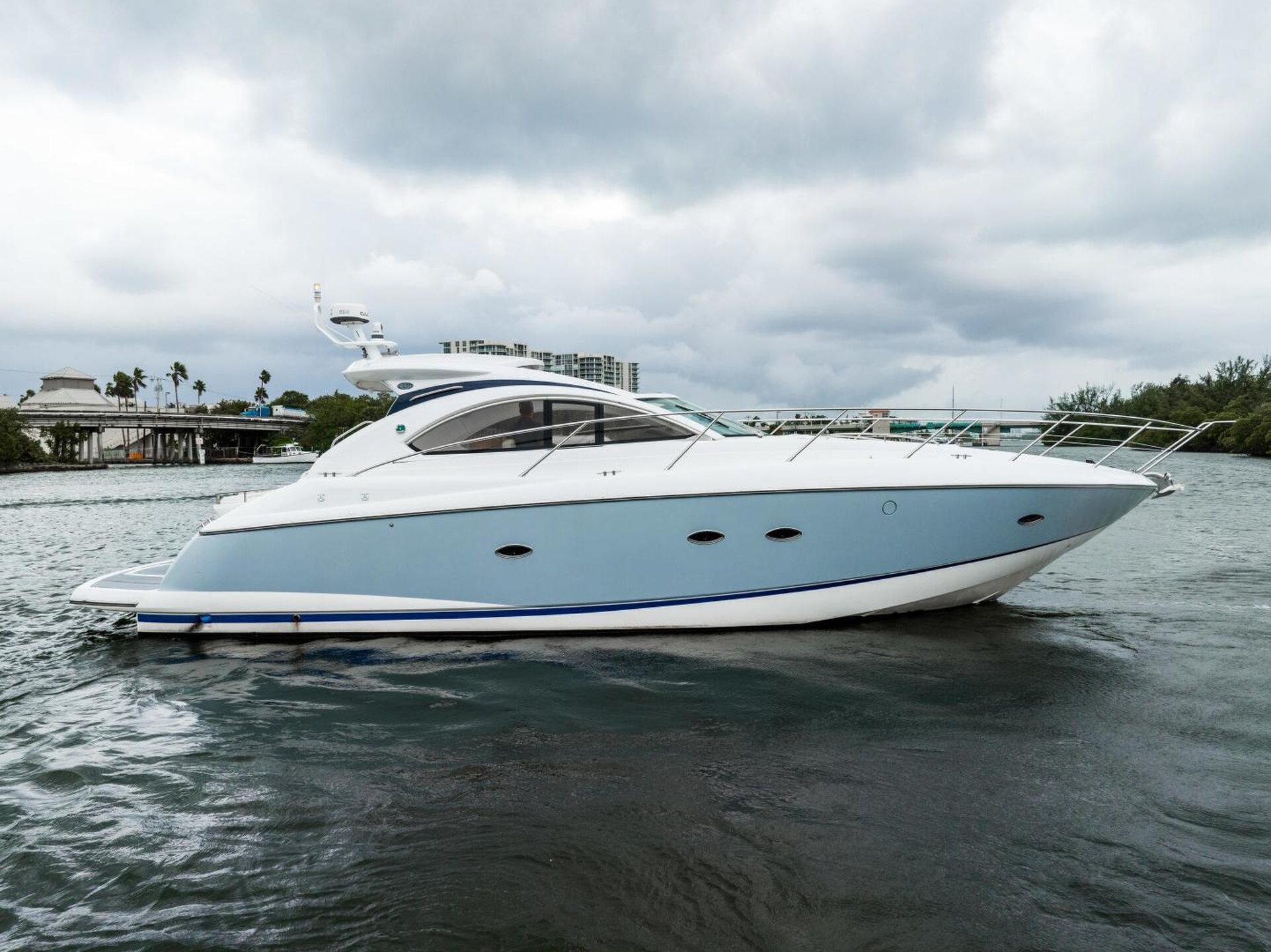 360 VR Virtual Tours of the 2008 Sunseeker 47' Portofino 