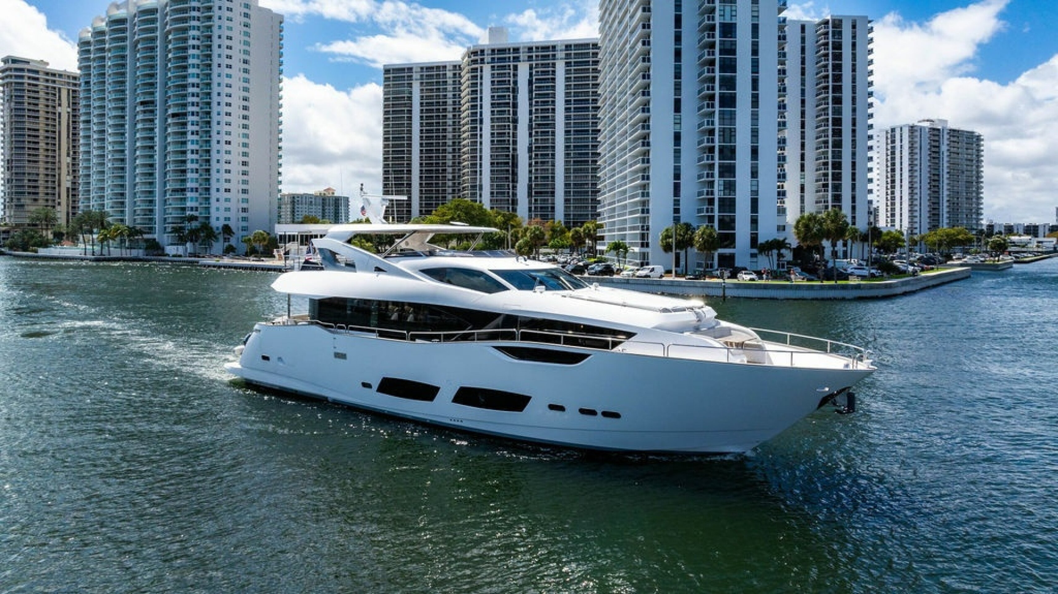 360 VR Virtual Tours of the 2019 Sunseeker 95' Motor Yacht - 