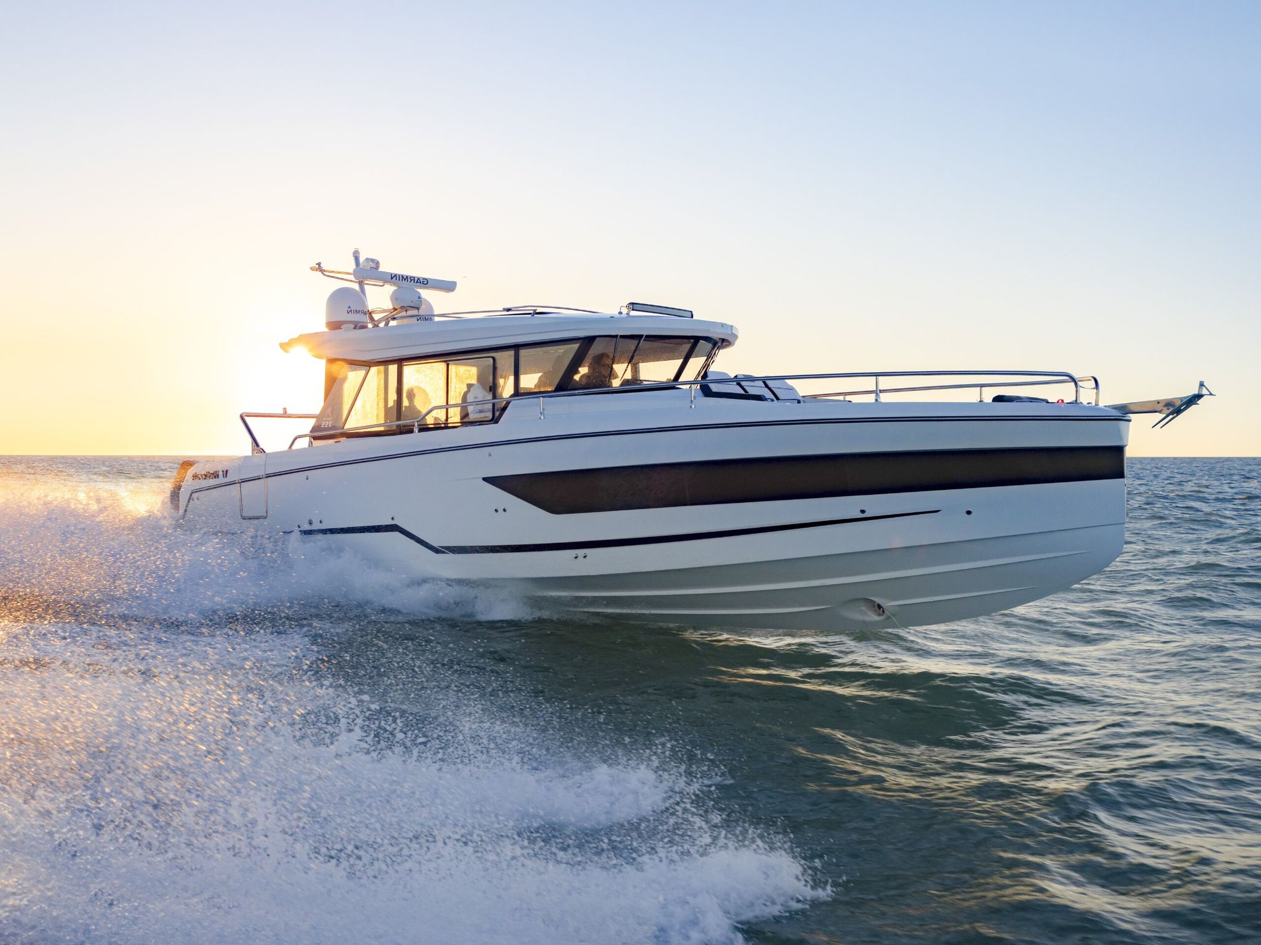 360 VR Virtual Tours of the 2025 Wellcraft 38 Explorer