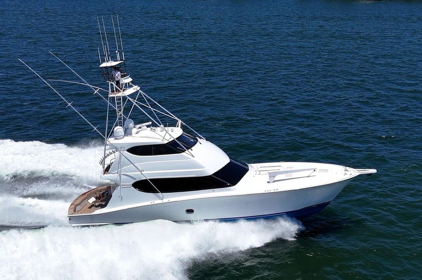 360 VR Virtual Tours of the 2006 Hatteras 68 Enclosed Bridge 