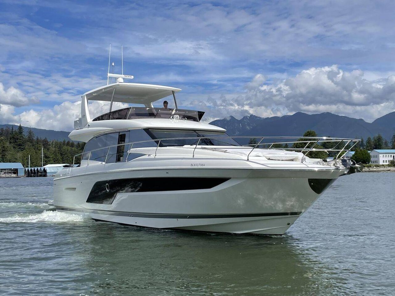 360 VR Virtual Tours of the 2022 Prestige 590 Fly