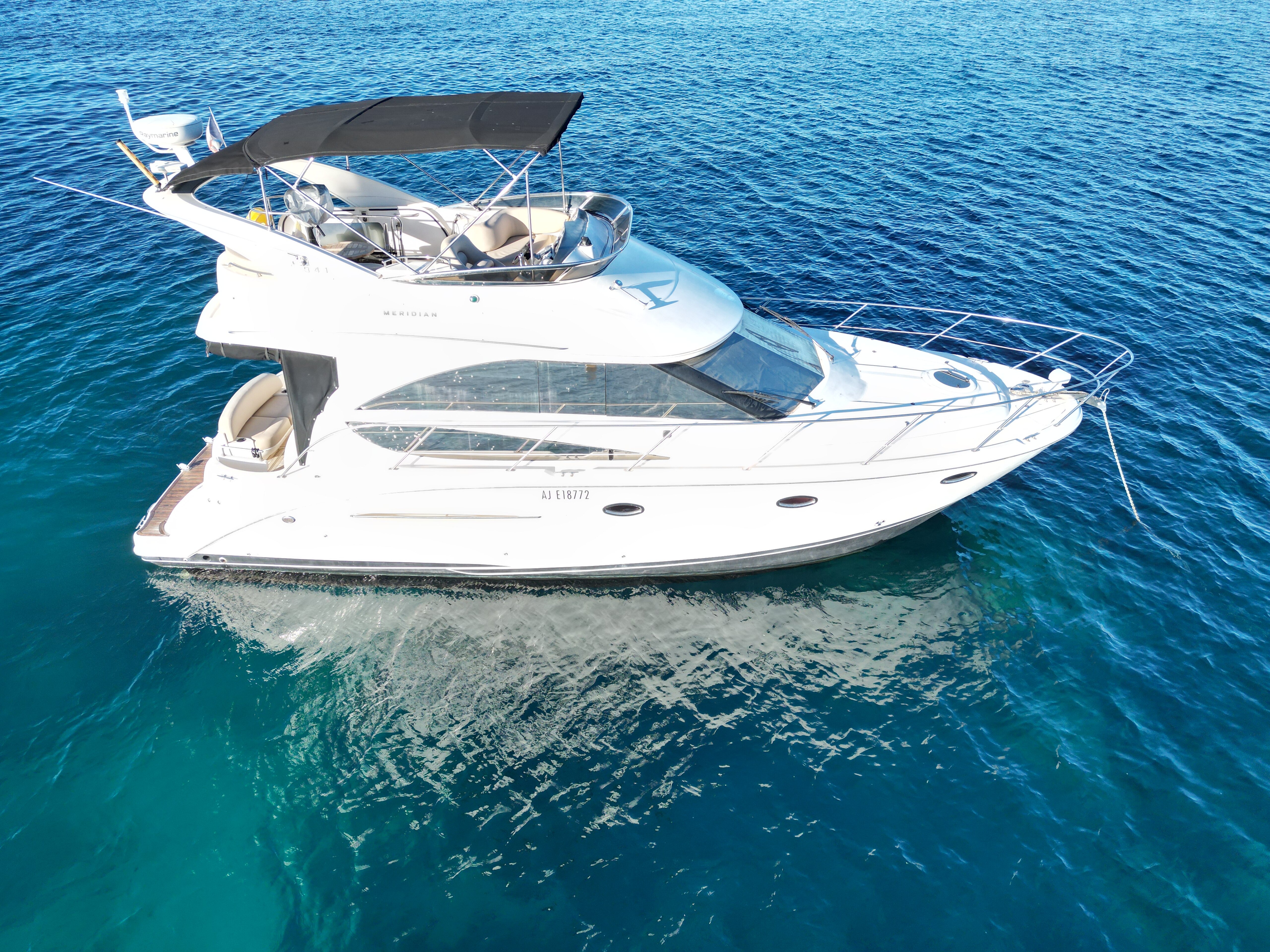 360 VR Virtual Tours of the Meridian 341 Sedan