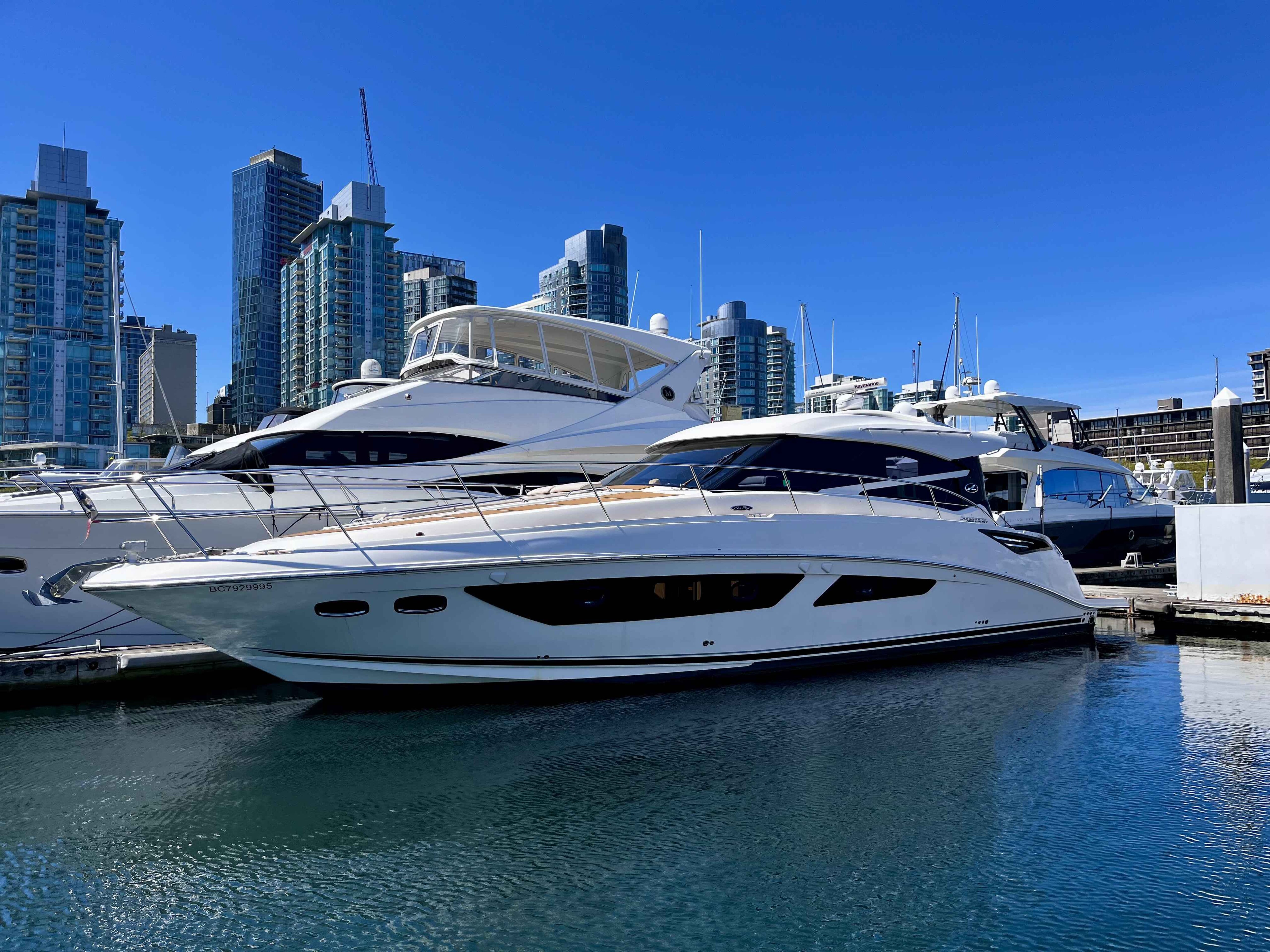 360 VR Virtual Tours of the 2015 Sea Ray 470 Sundancer
