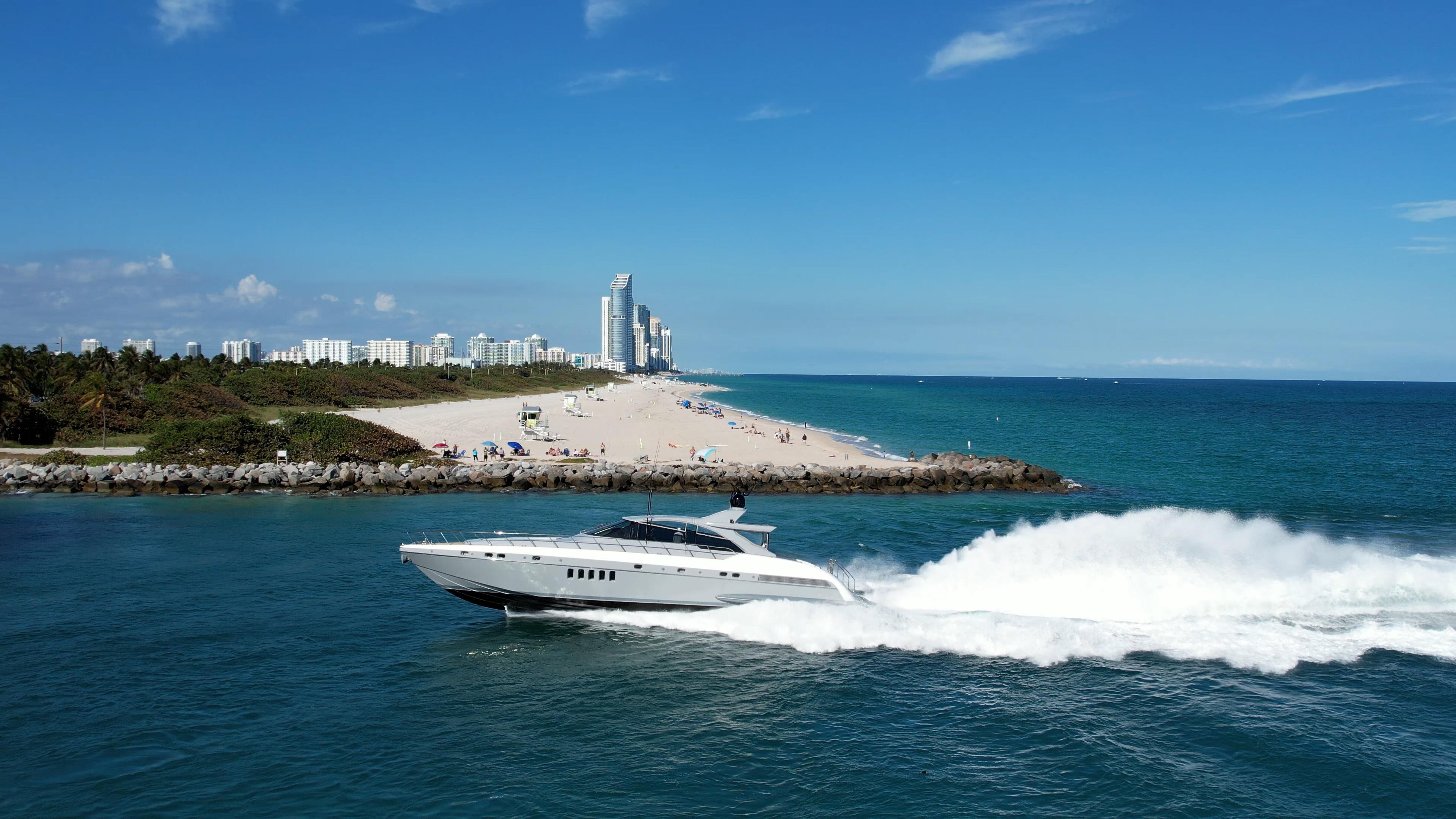 360 VR Virtual Tours of the 2007 Mangusta 80' Motor Yacht 