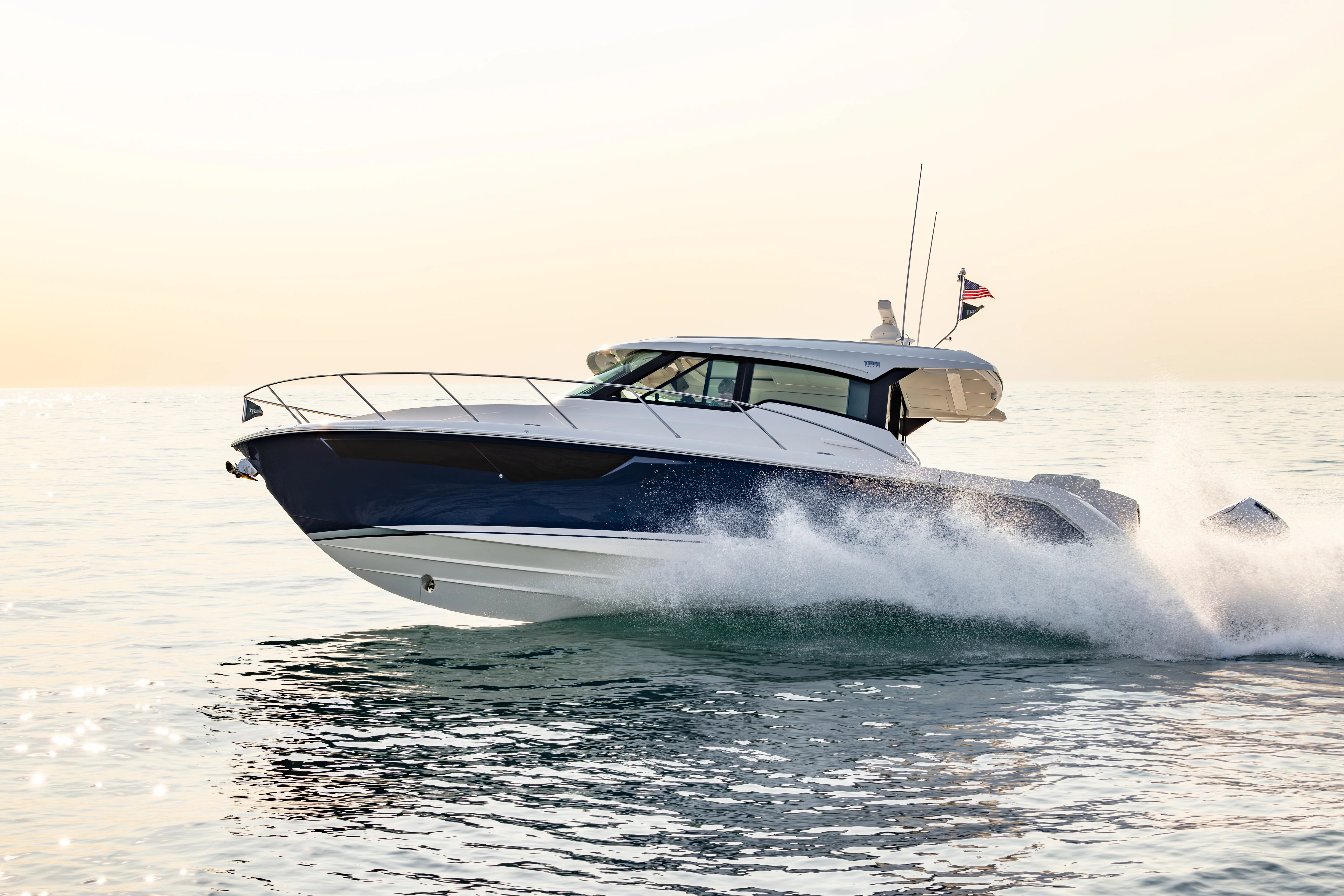 360 VR Virtual Tours of the Tiara 43 LE
