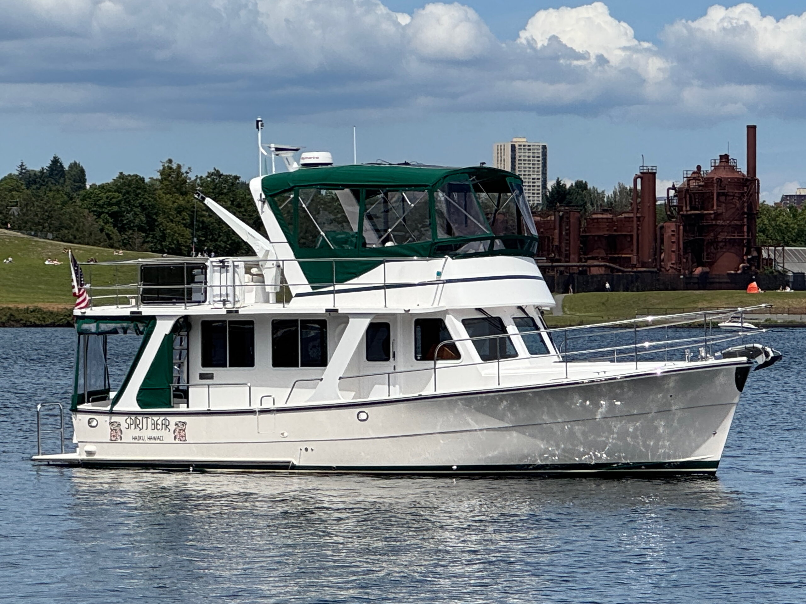 360 VR Virtual Tours of the 2024 Helmsman Trawlers 38 Sedan
