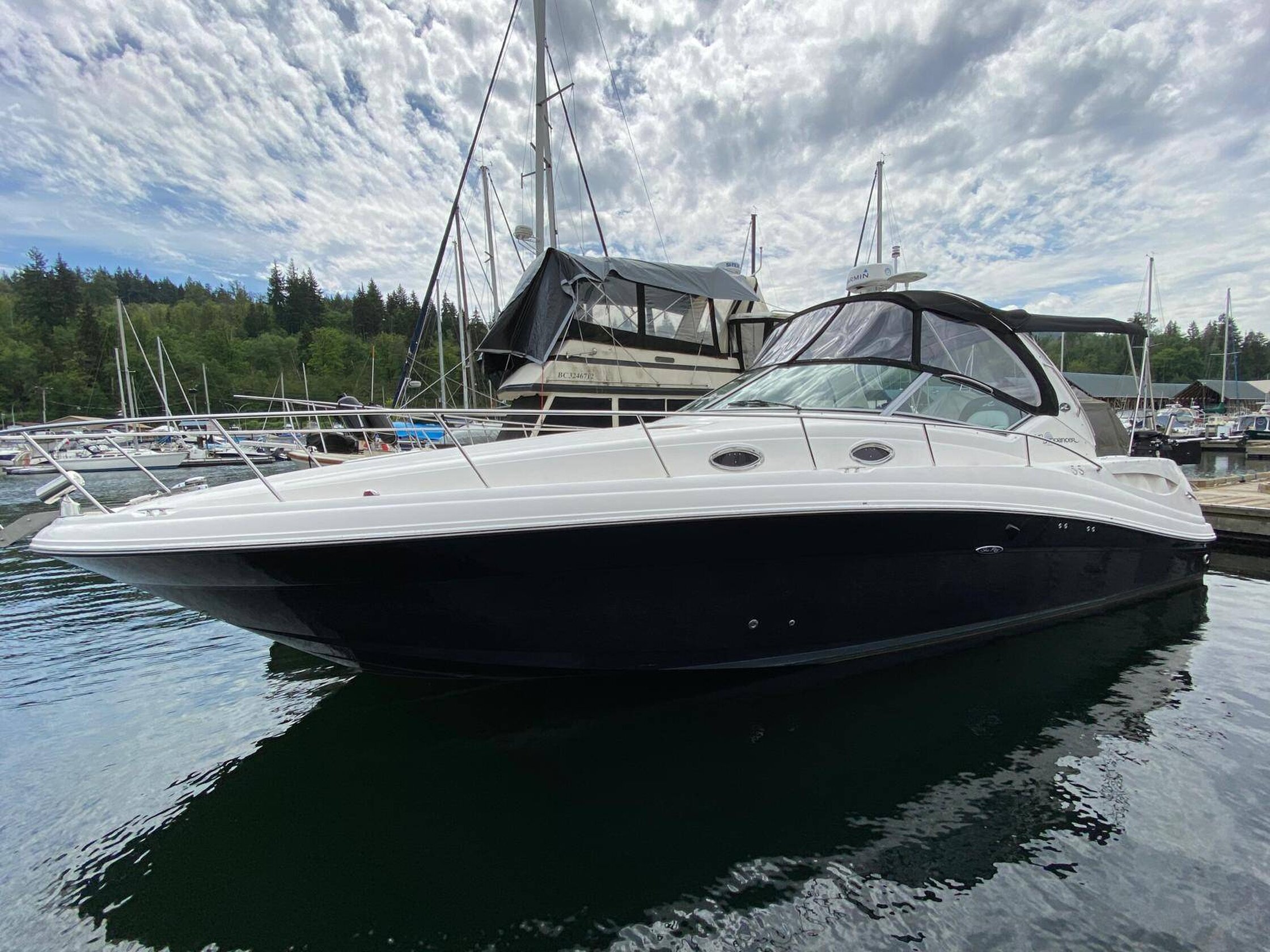 360 VR Virtual Tours of the 2006 Sea Ray Sundancer 340