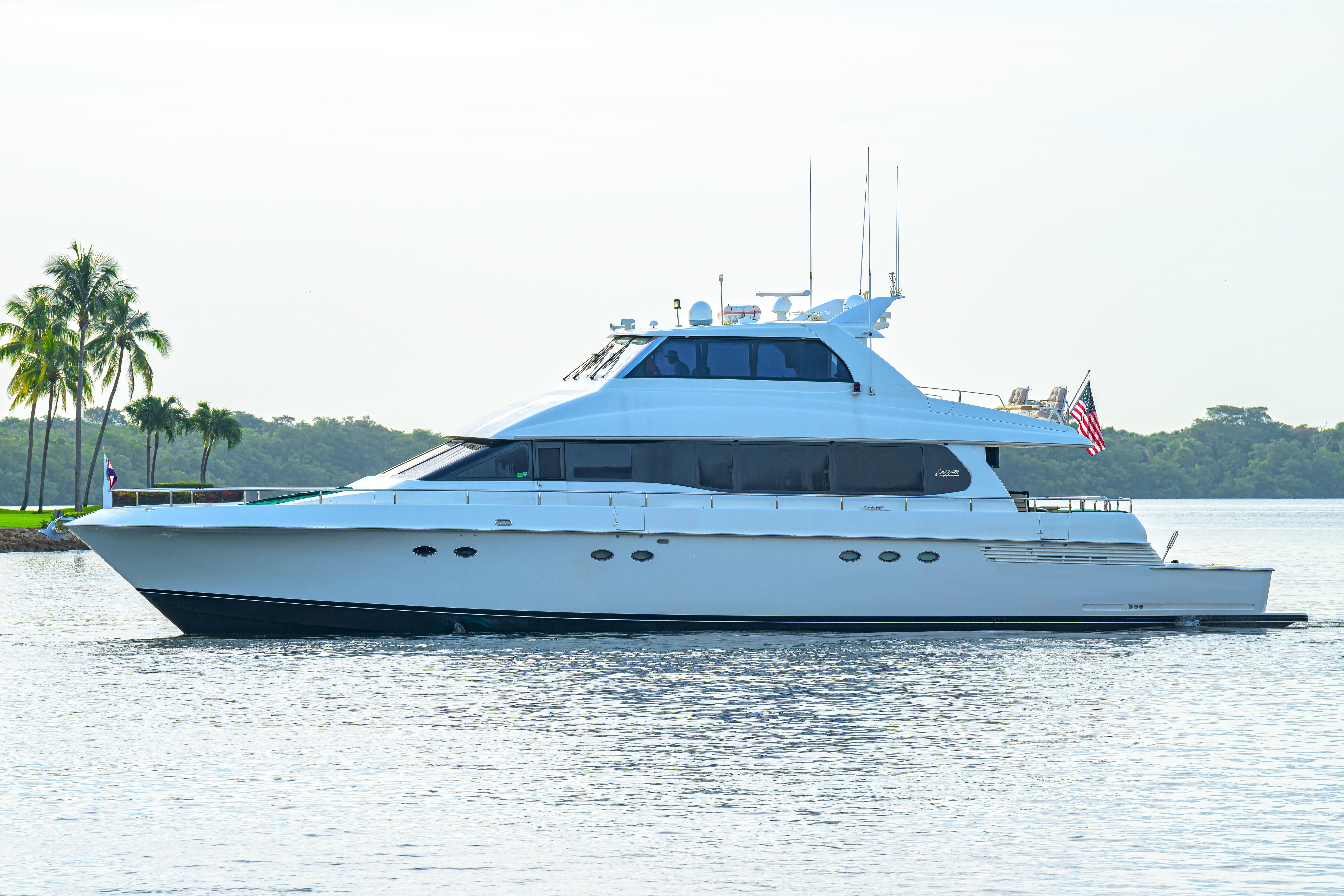 360 VR Virtual Tours of the 1998 Lazzara 80' Motor Yacht - 