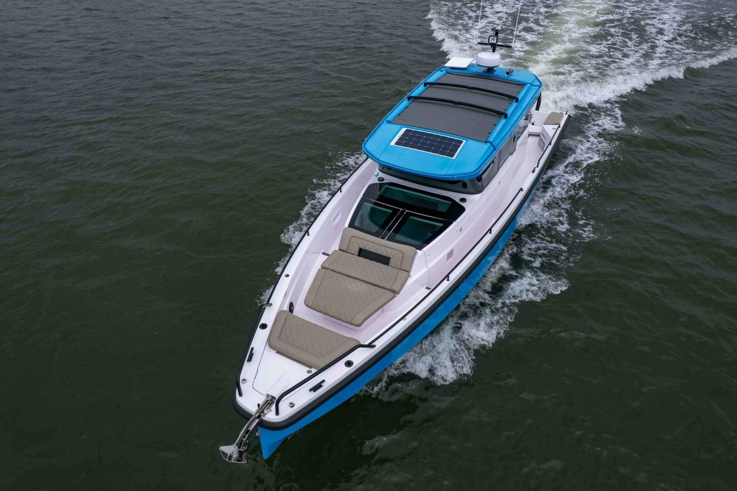 360 VR Virtual Tours of the Brabus Line Axopar Xc Cross Cabin